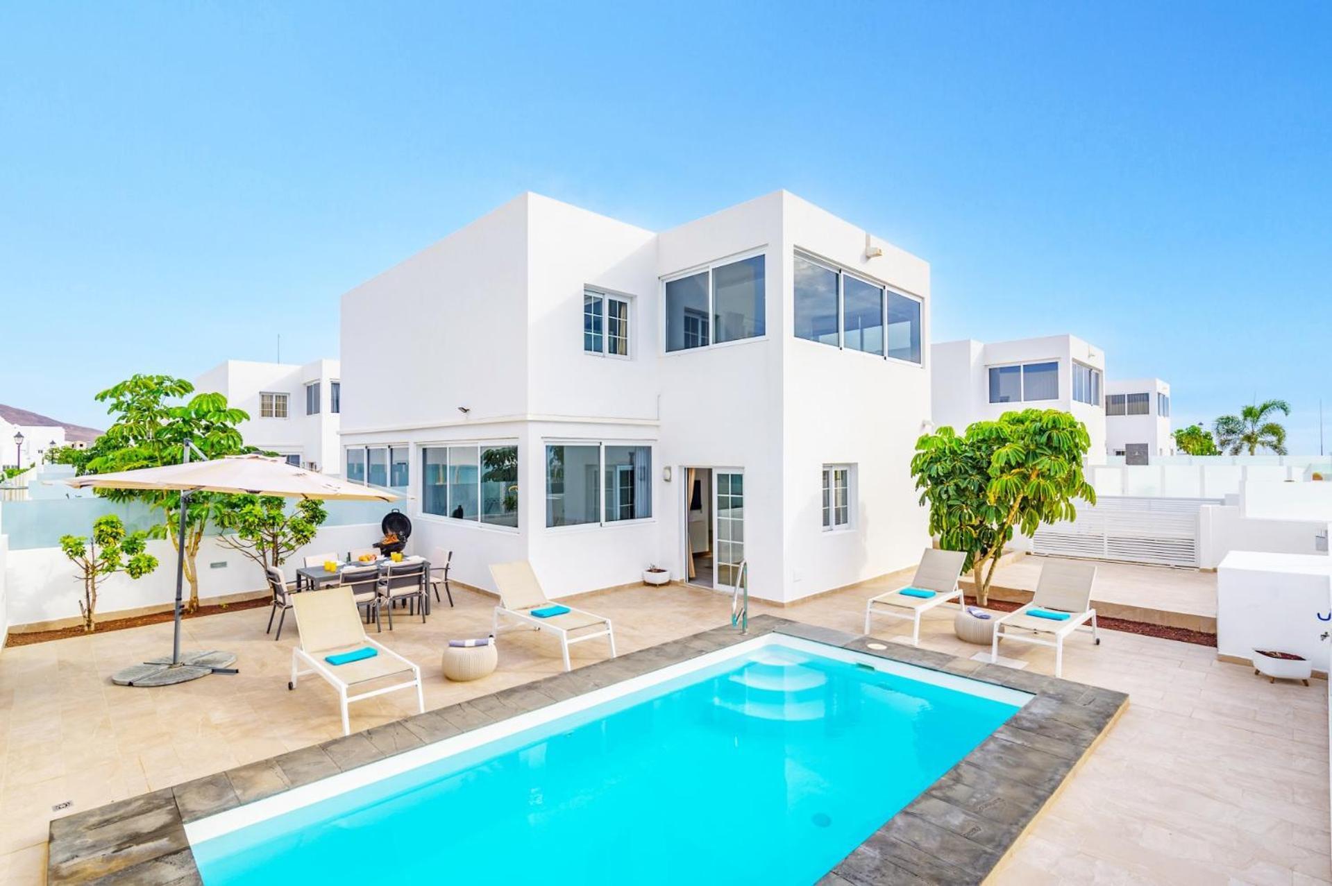 Villa Amaia By *