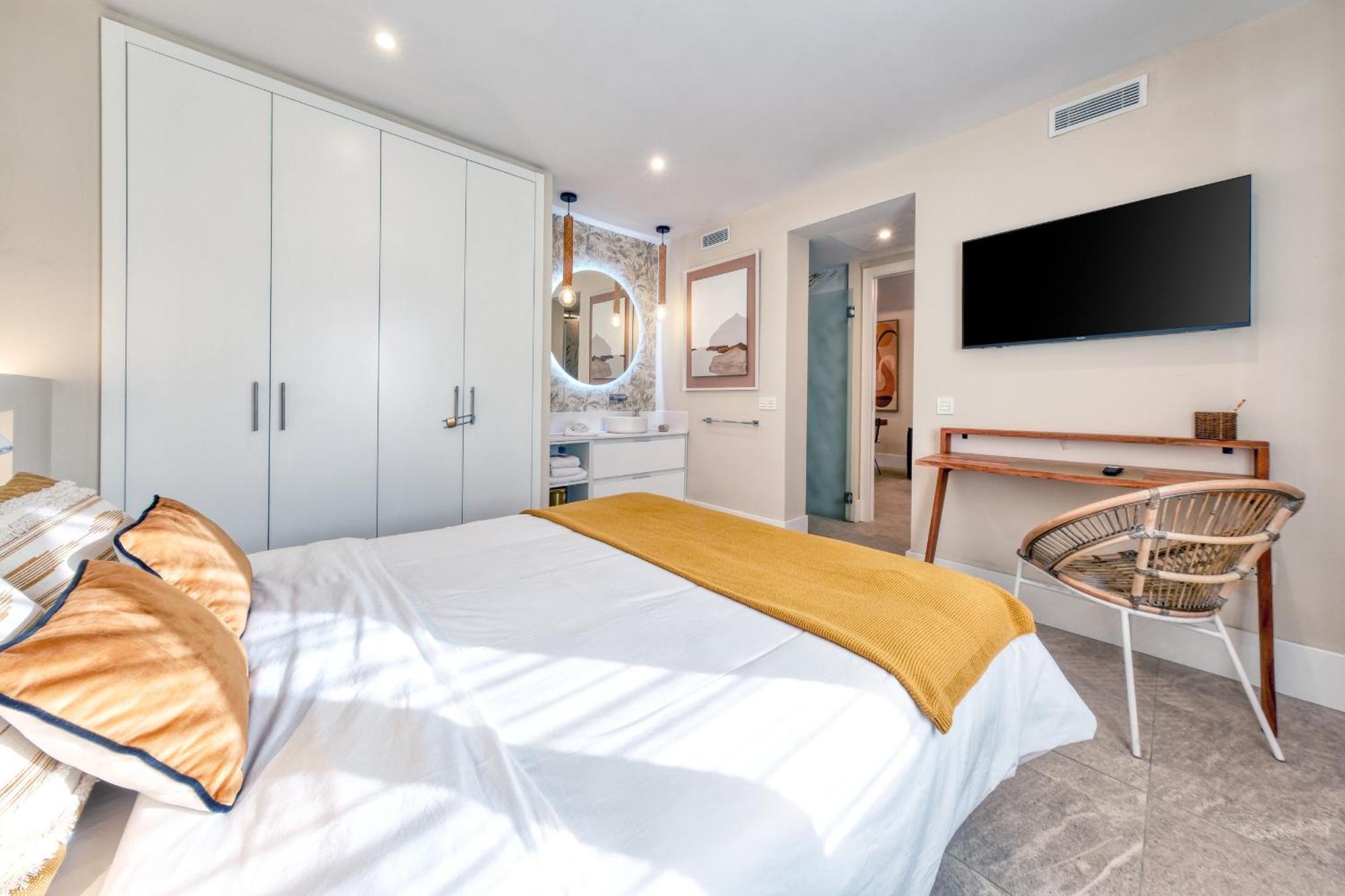 Holiday home La Joya Suites- Near The *