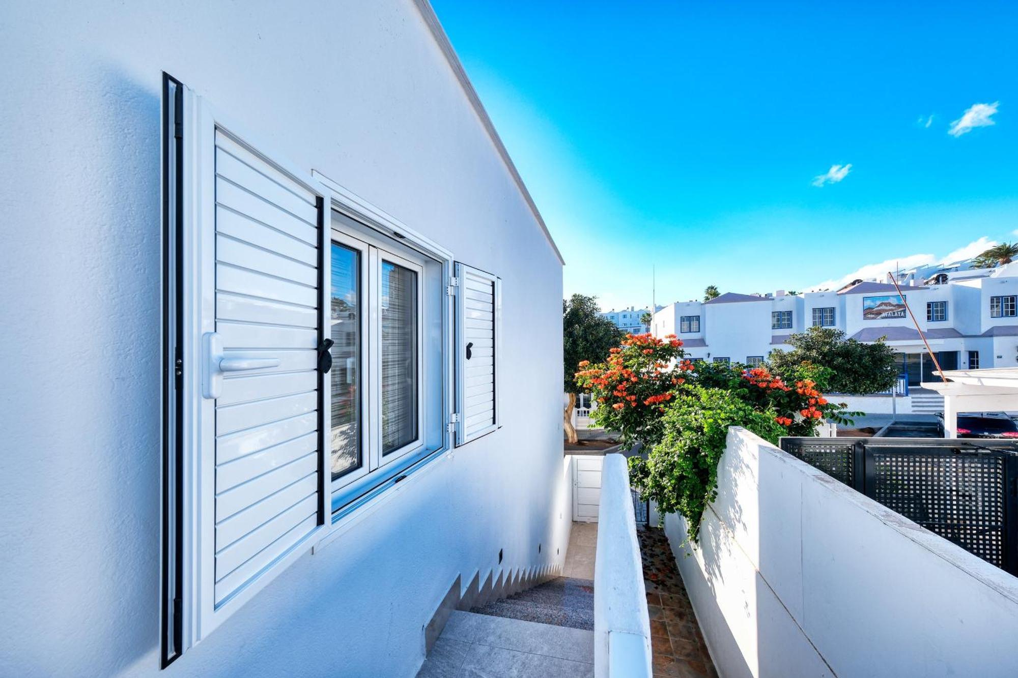La Joya Suites- Near The
