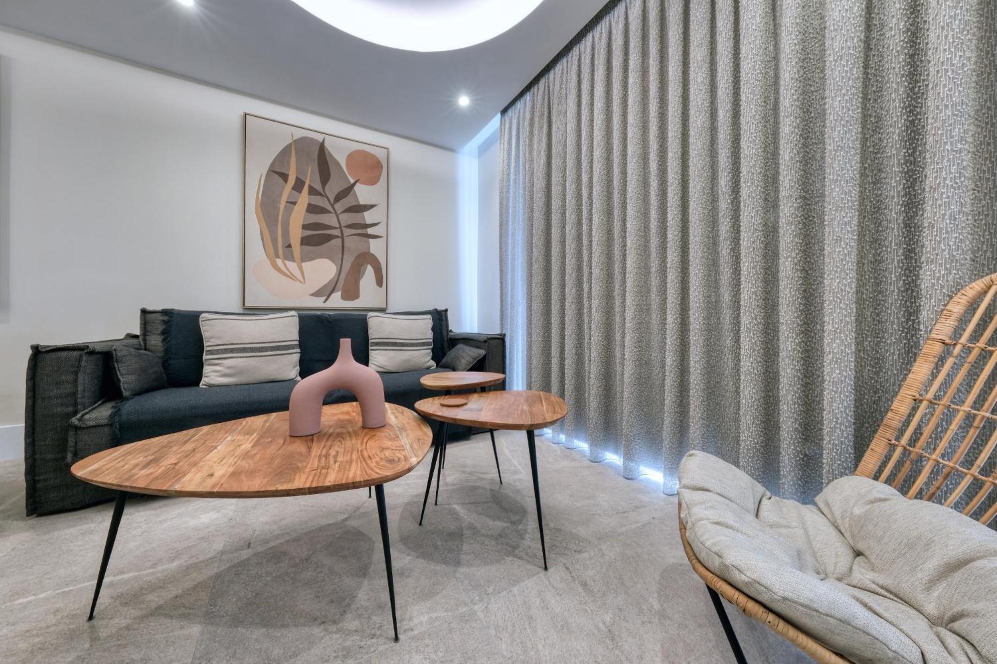 La Joya Suites- Near The Holiday home *