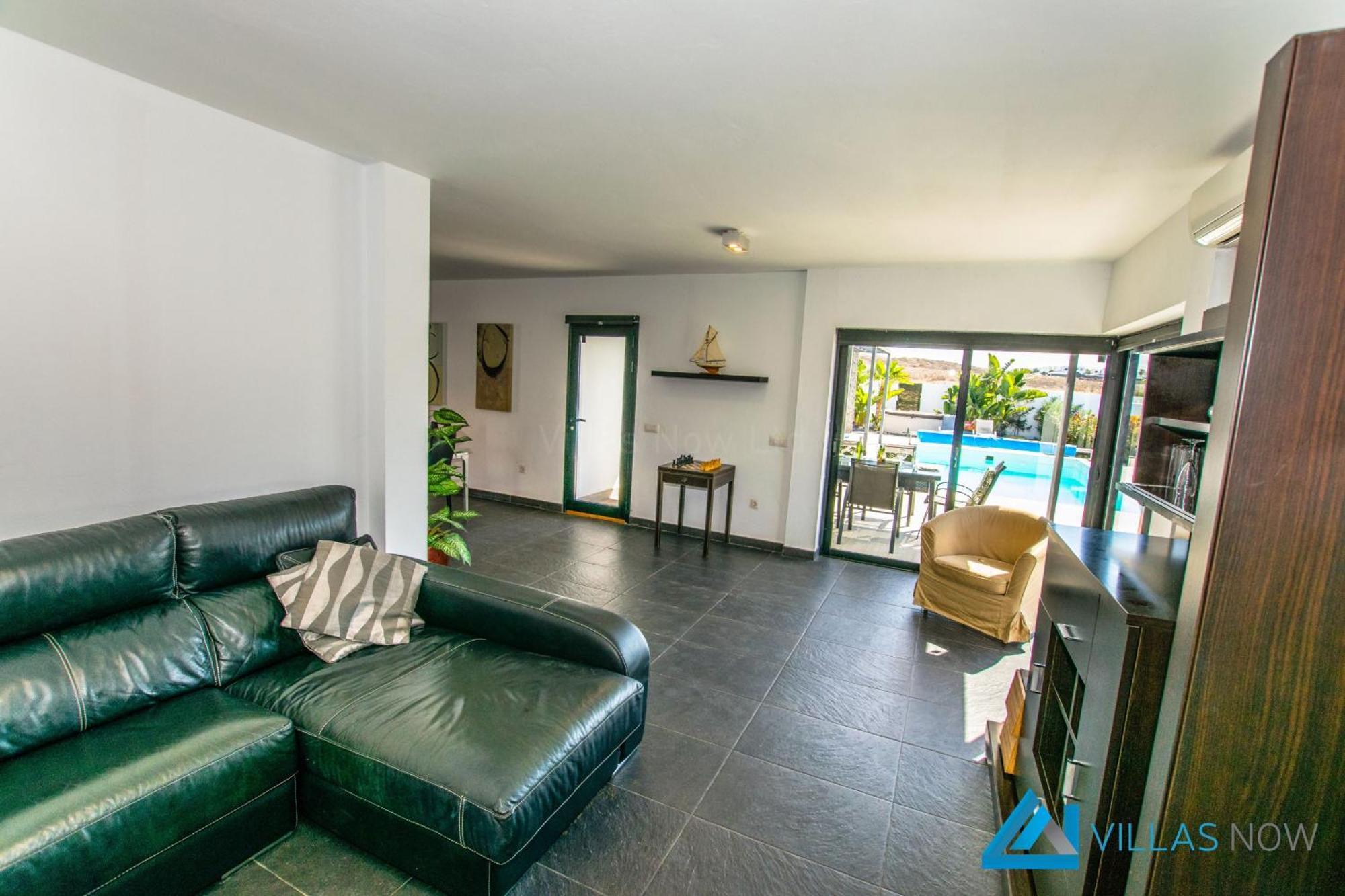 229 - Lanson By Now Ltd * Playa Blanca (Lanzarote)