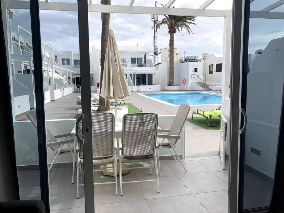 Airconditioned 2bed Poolside Apartment Puerto del Carmen (Lanzarote)