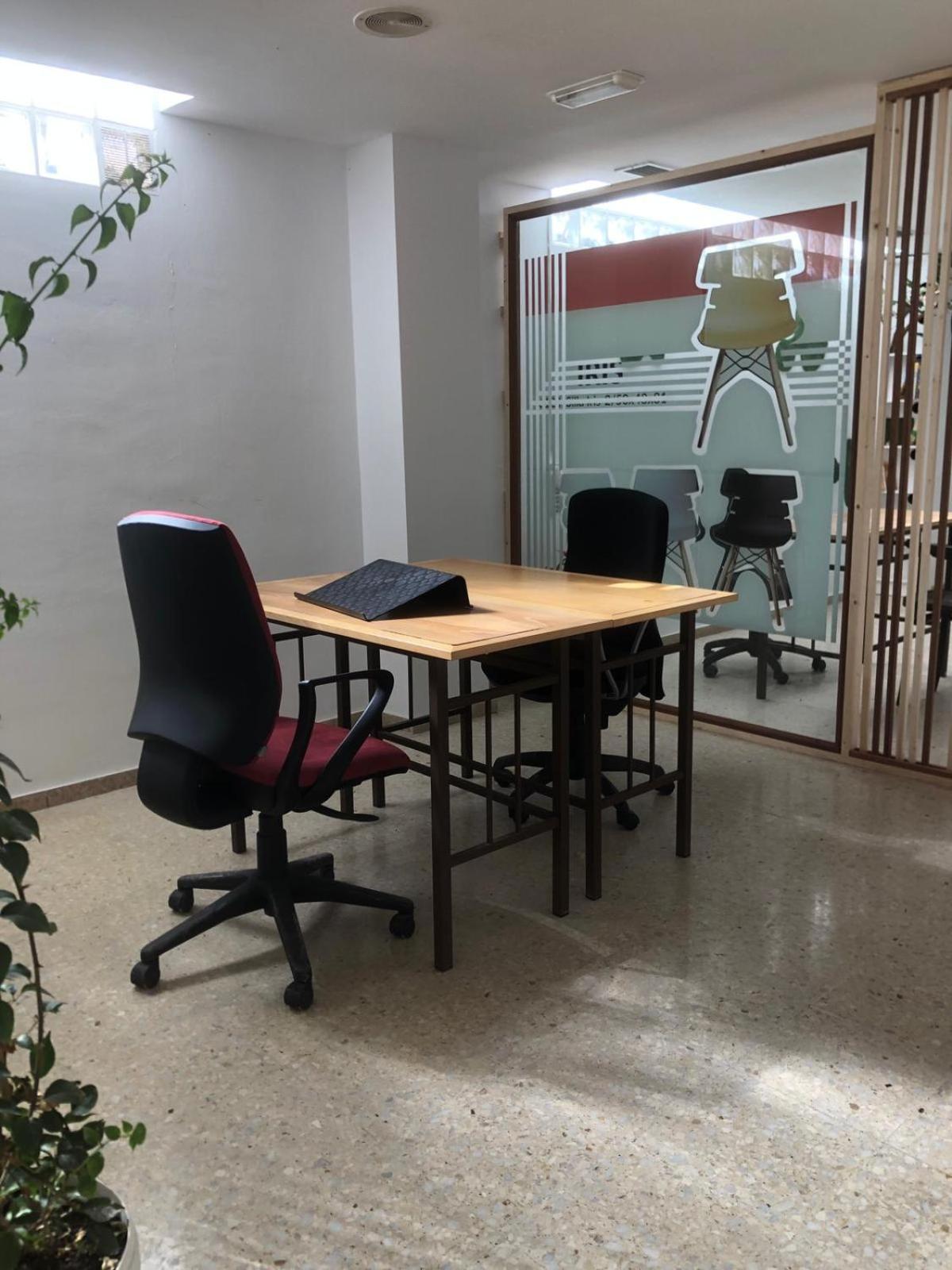 Urban Rest Zone And Coworking Luxury tent