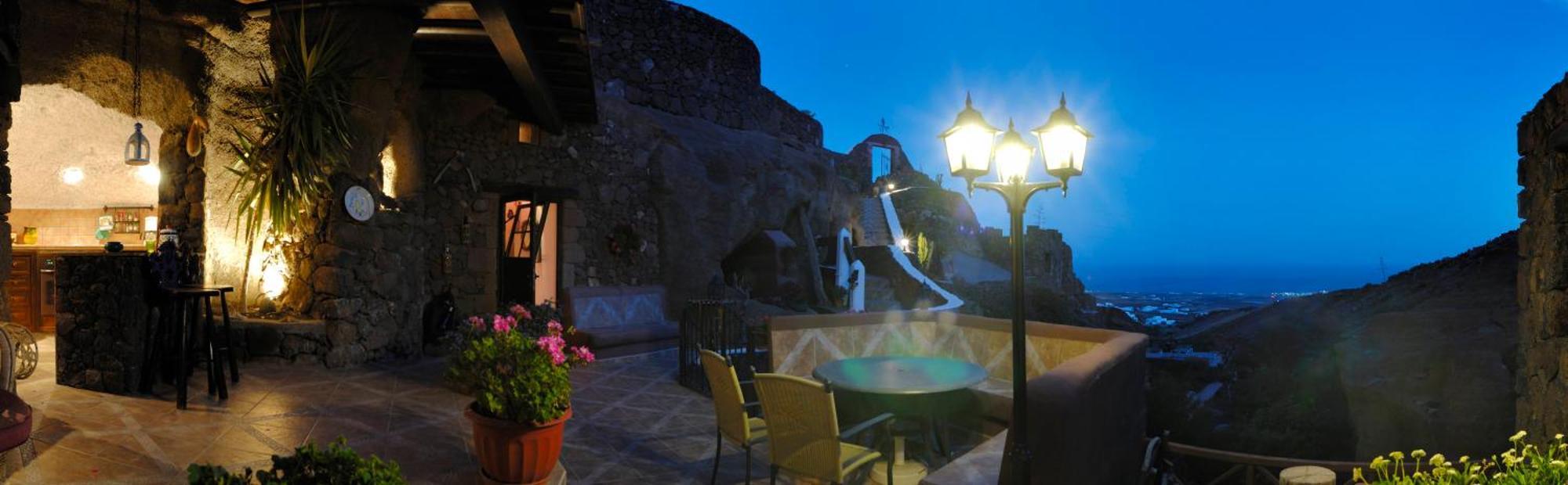 Castillo Lanzarote Sophie - Luxury -sleep In A Volcanic Cave With Heated Pool Tias