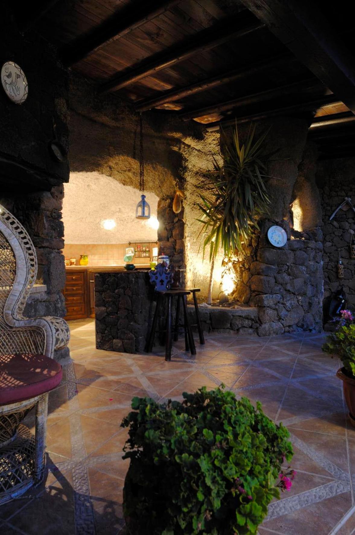 Villa Castillo Lanzarote Sophie - Luxury -sleep In A Volcanic Cave With Heated Pool *