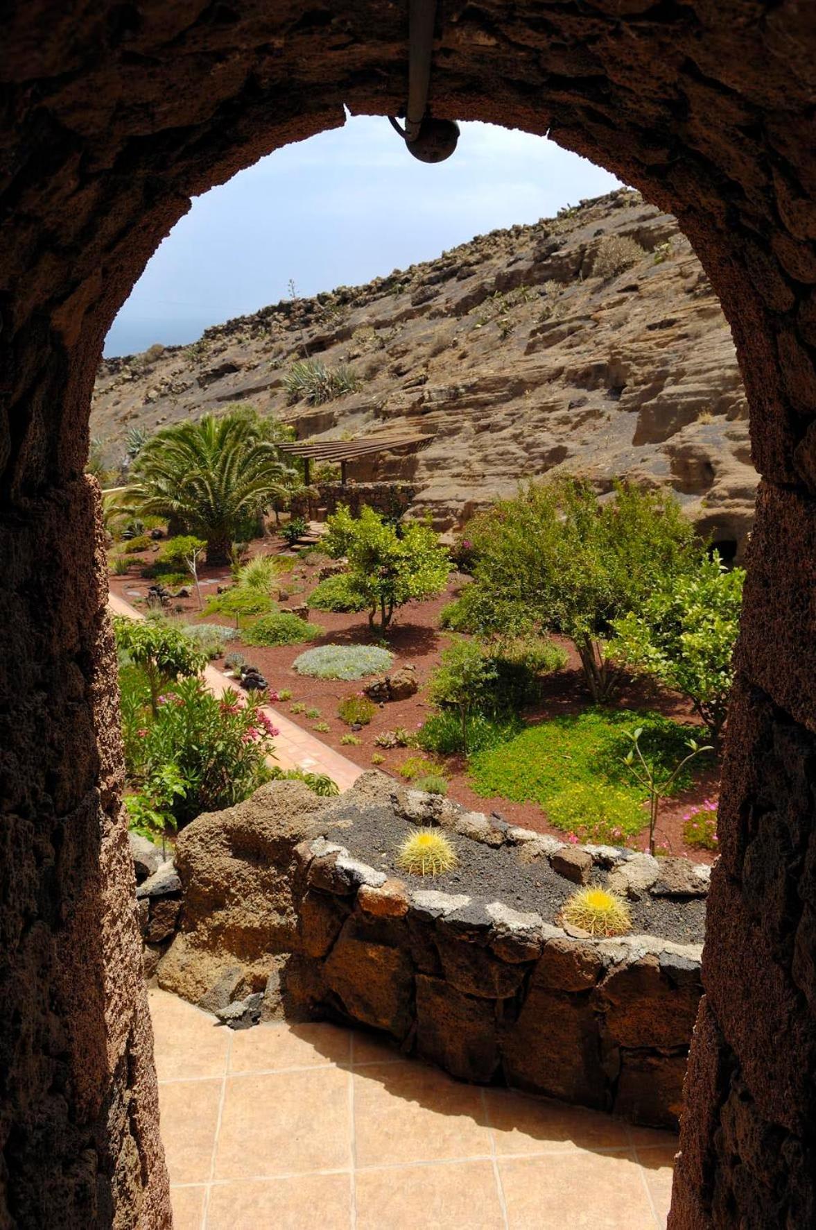 Castillo Lanzarote Sophie - Luxury -sleep In A Volcanic Cave With Heated Pool Villa