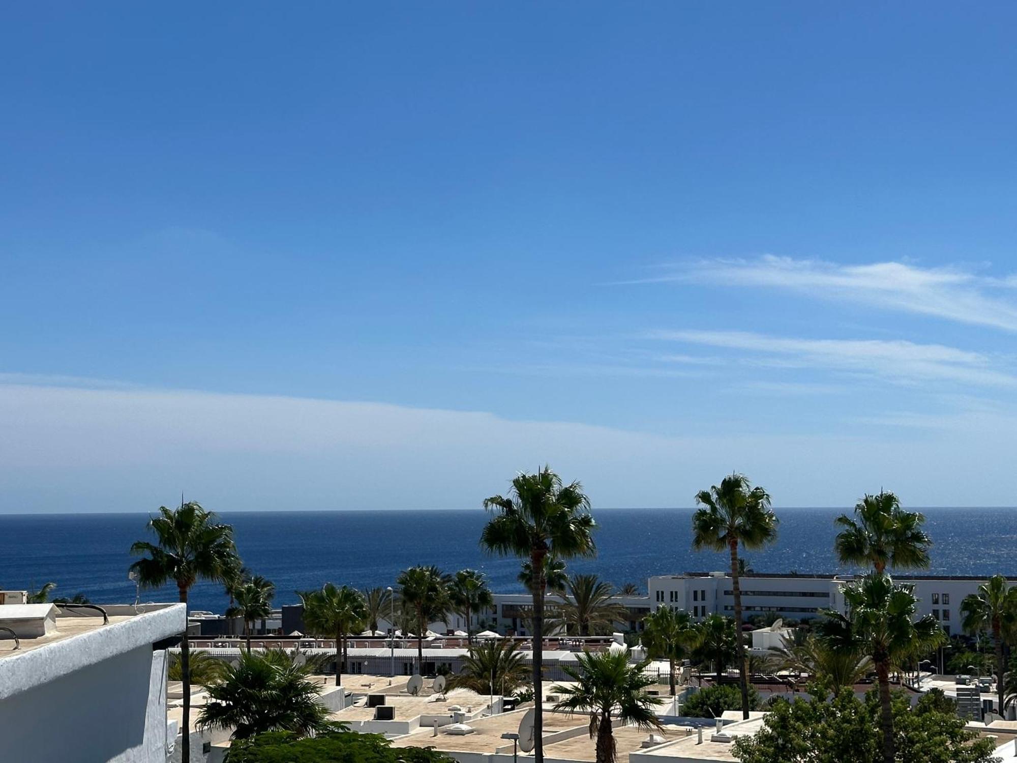 Blue Sea View Apartment