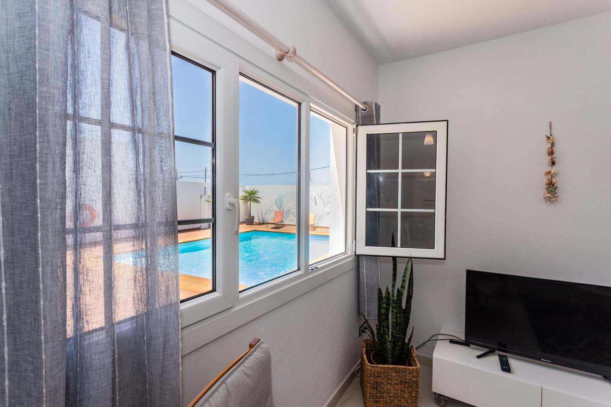 Dulce Celestino Lanzarote Villa Nazaret