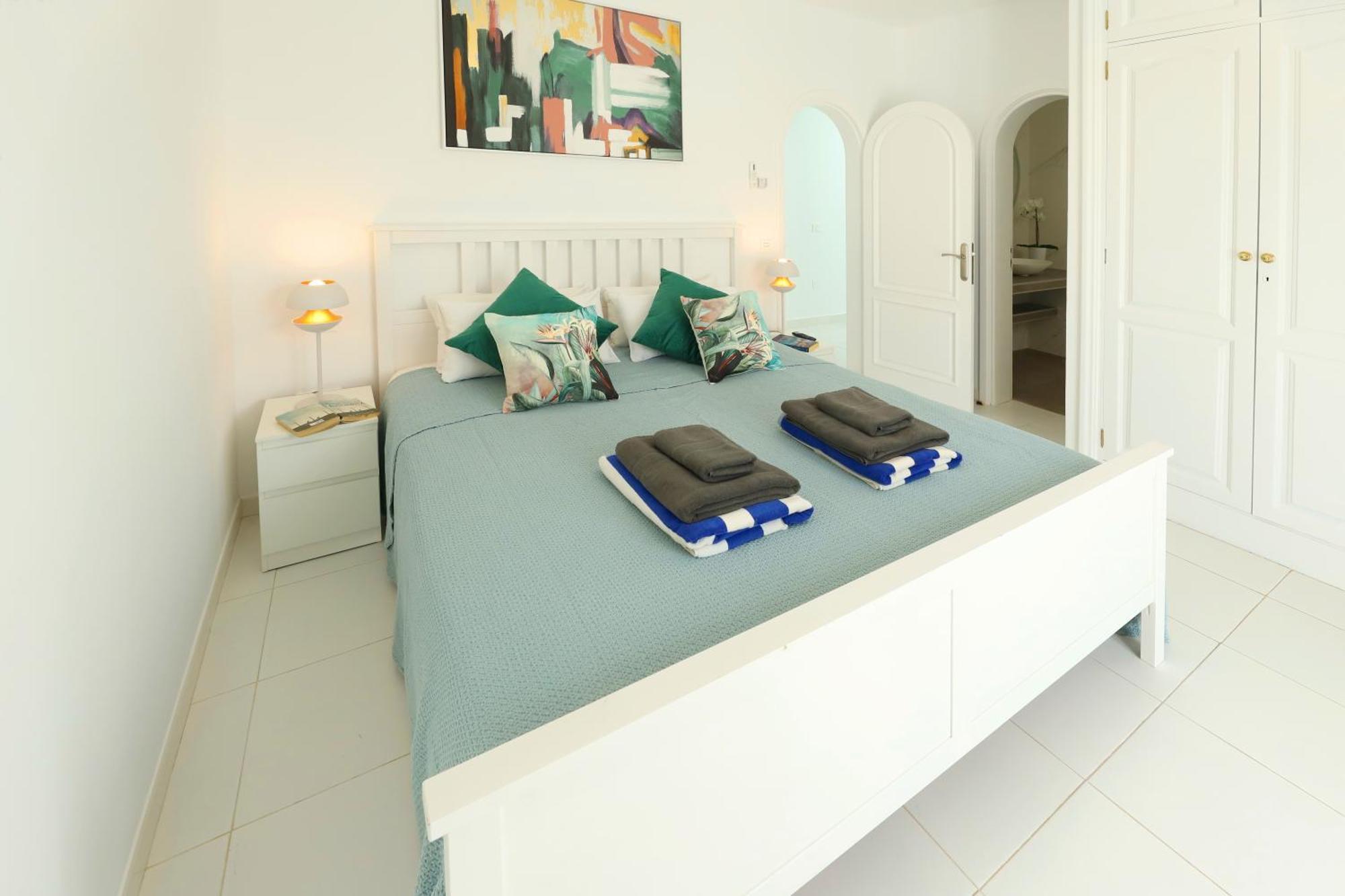Luxury Puerto Del Carmen 4 Bedrooms La Perla Modern Furnishings Stunning Sea Views Villa *