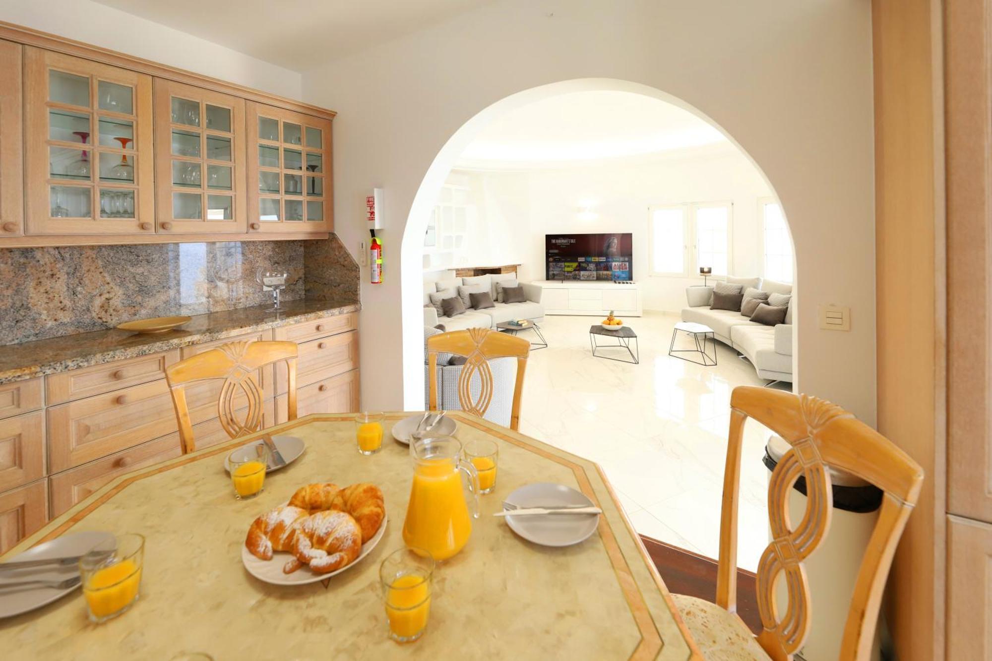 Luxury Puerto Del Carmen 4 Bedrooms La Perla Modern Furnishings Stunning Sea Views Villa