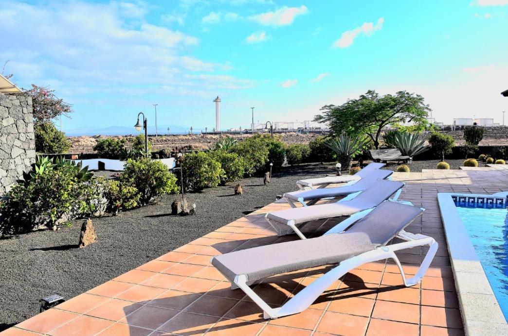 Casa Sargantana Apartment *