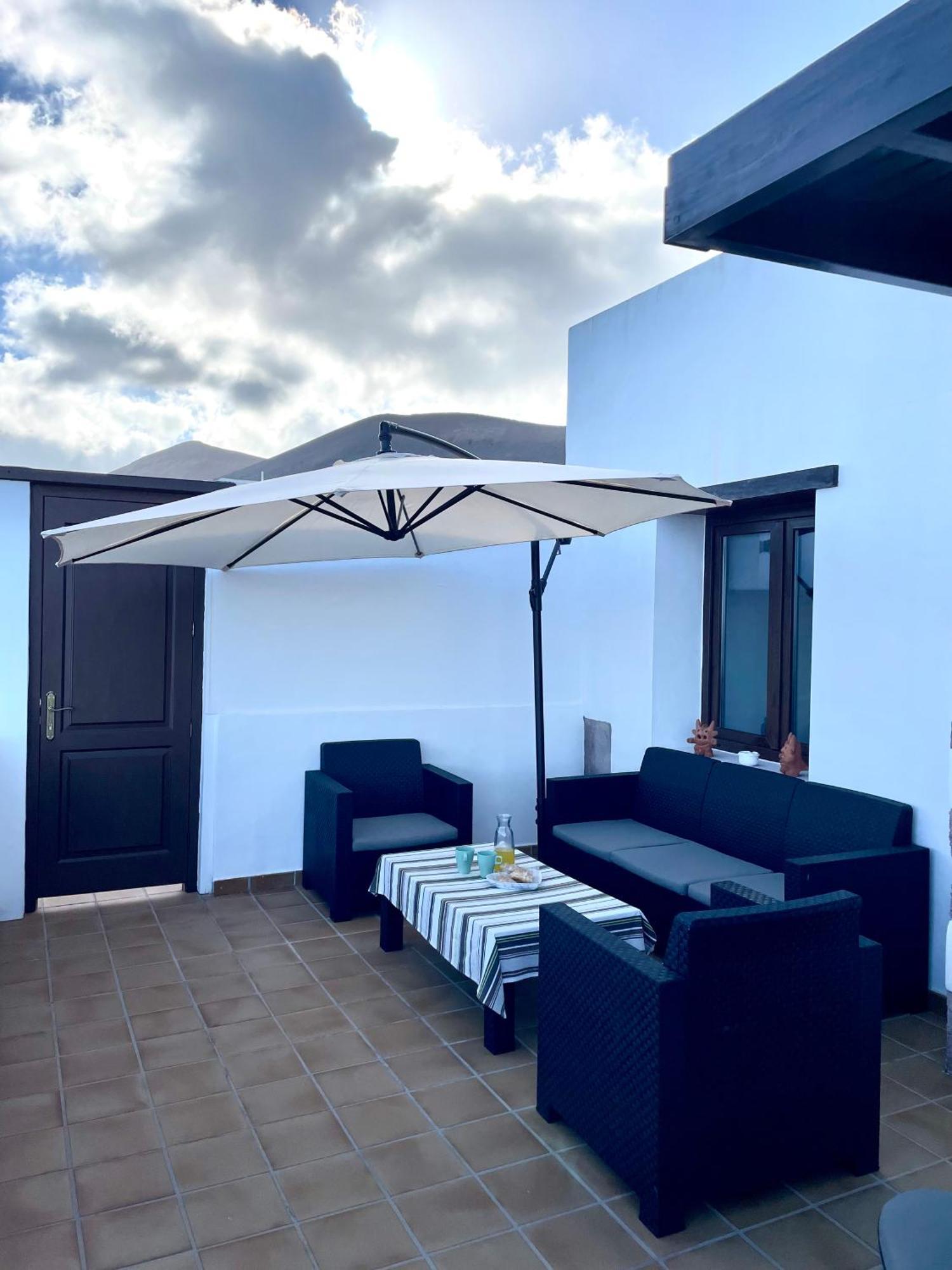 Canto Rojo, La Asomada Con Vistas A Lobos Casa rural La Asomada (Lanzarote)