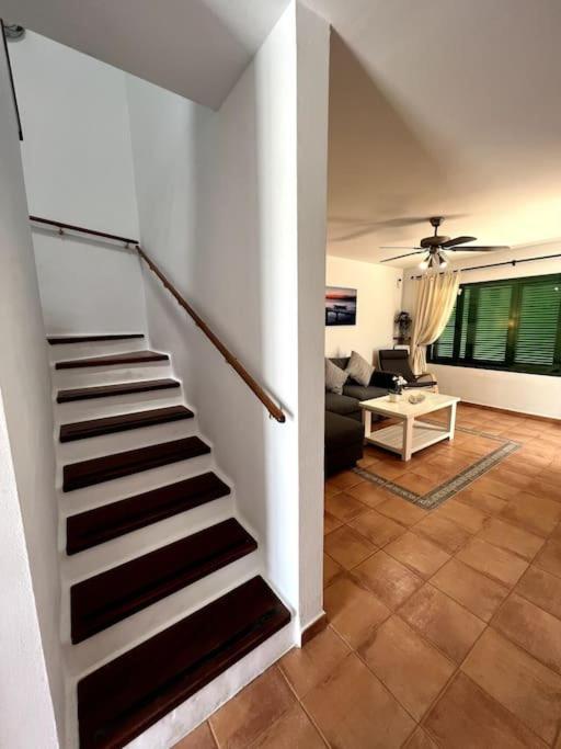 The Sallies - 3 Bedroom With Private Pool Tias