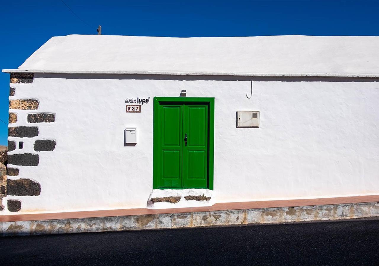 Casa Lupe. Art-inspired Courtyard House In Сasa de vacaciones *