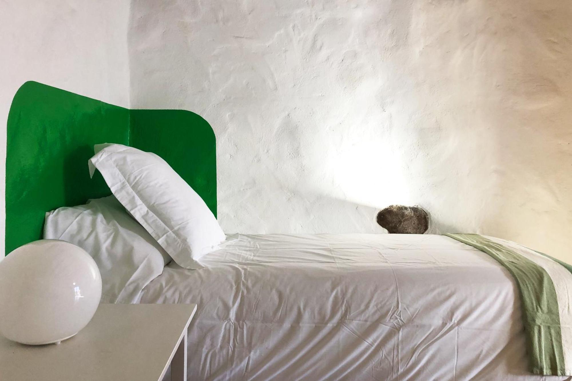 Сasa de vacaciones Casa Lupe. Art-inspired Courtyard House In Teguise (Lanzarote)