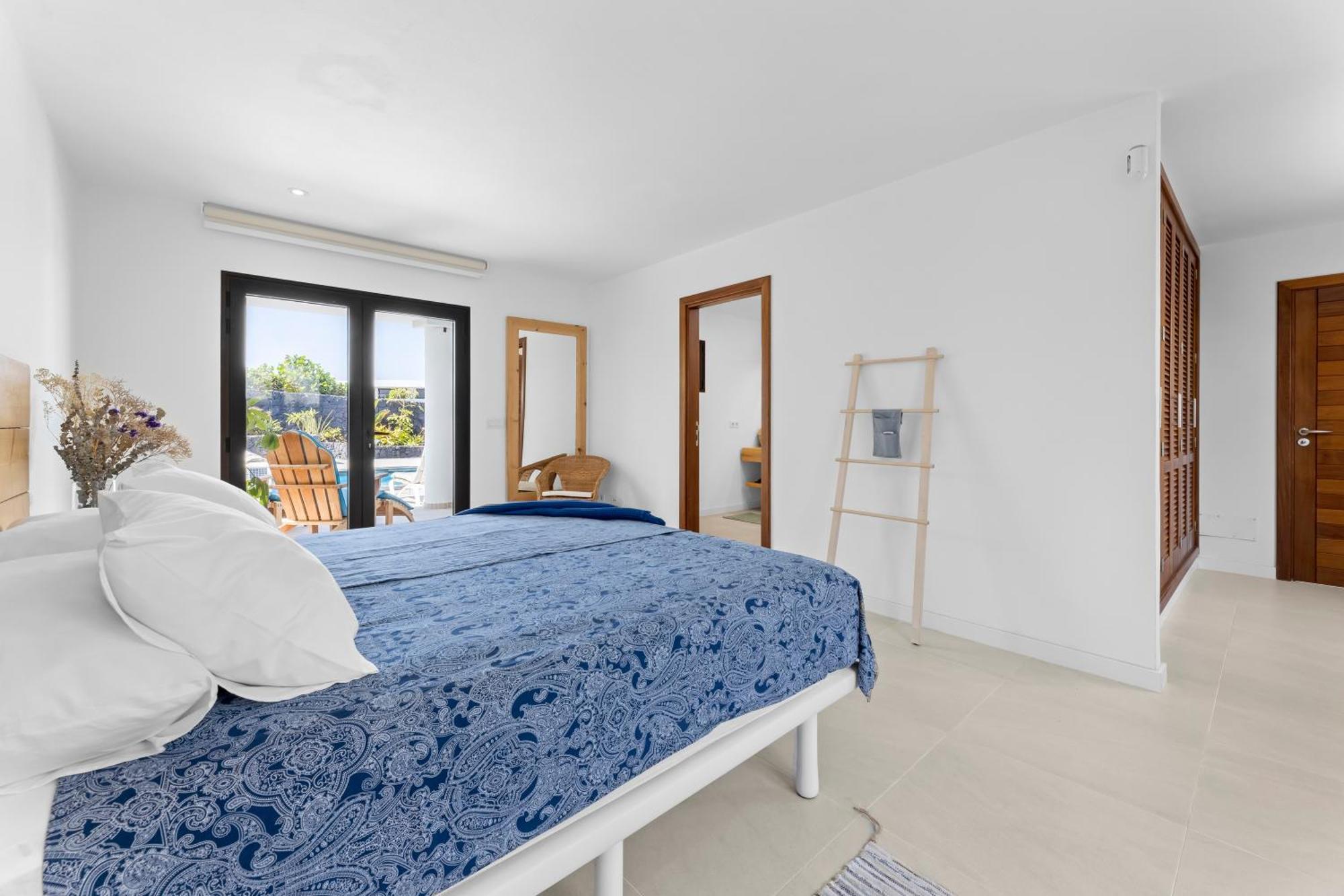 Casa Marina With Pool, Garden And Terrace Villa *