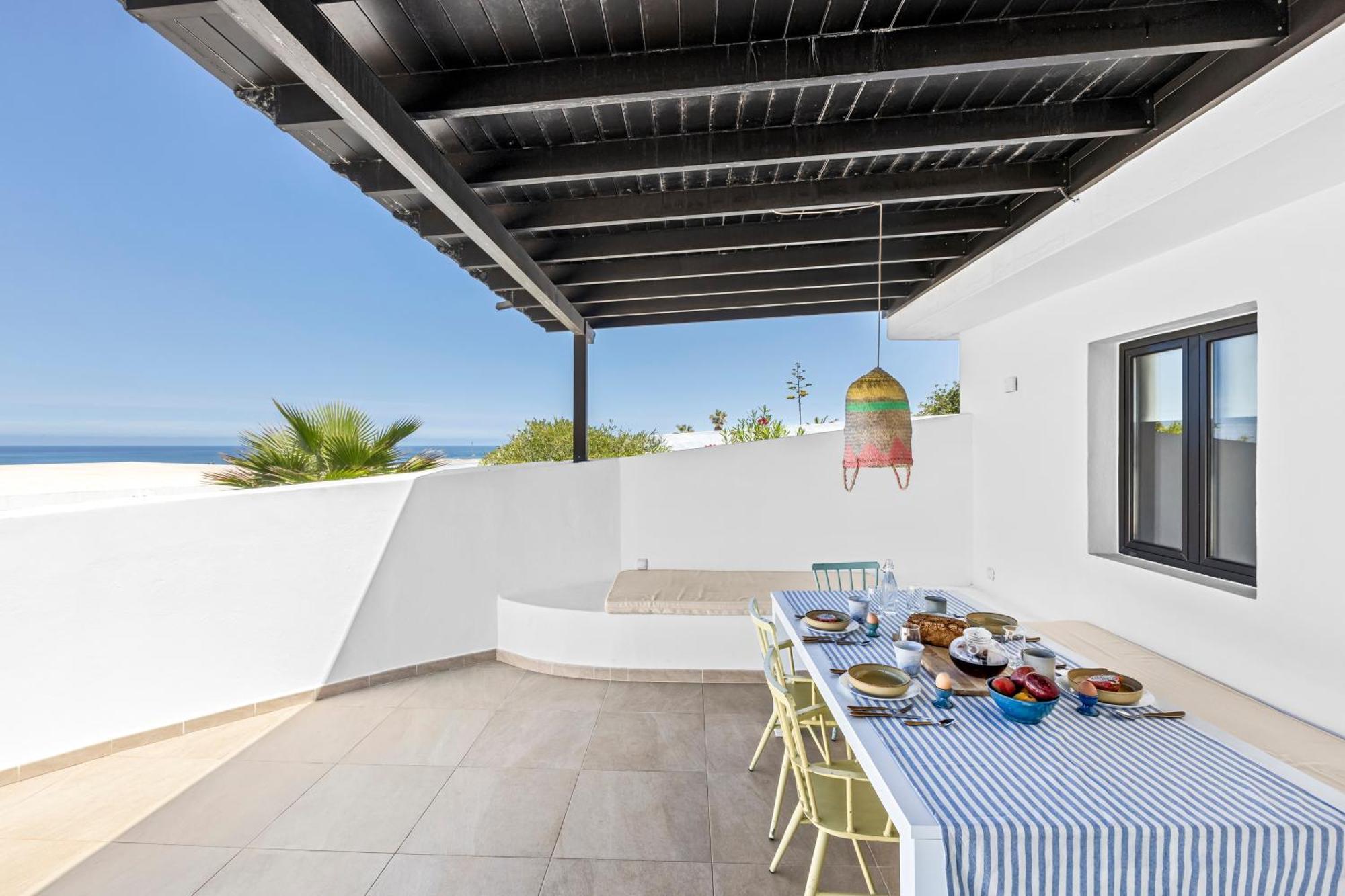 Villa Casa Marina With Pool, Garden And Terrace *