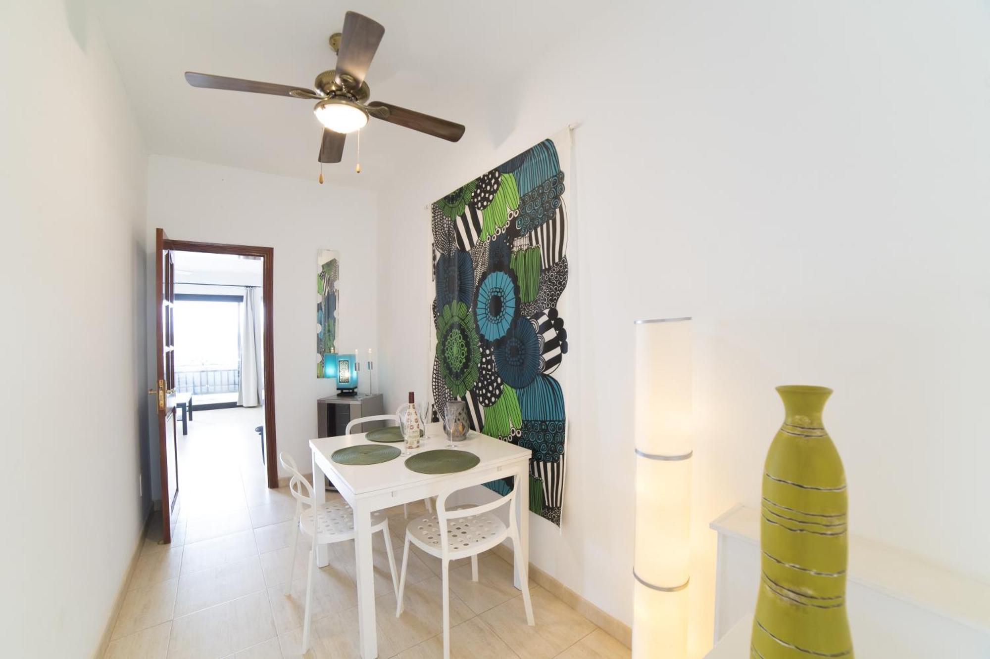 Extraordinary 3 Bedrooms Naraku Spacious Sun Terrace Outdoor Pool, Hot Tub And Bbq *