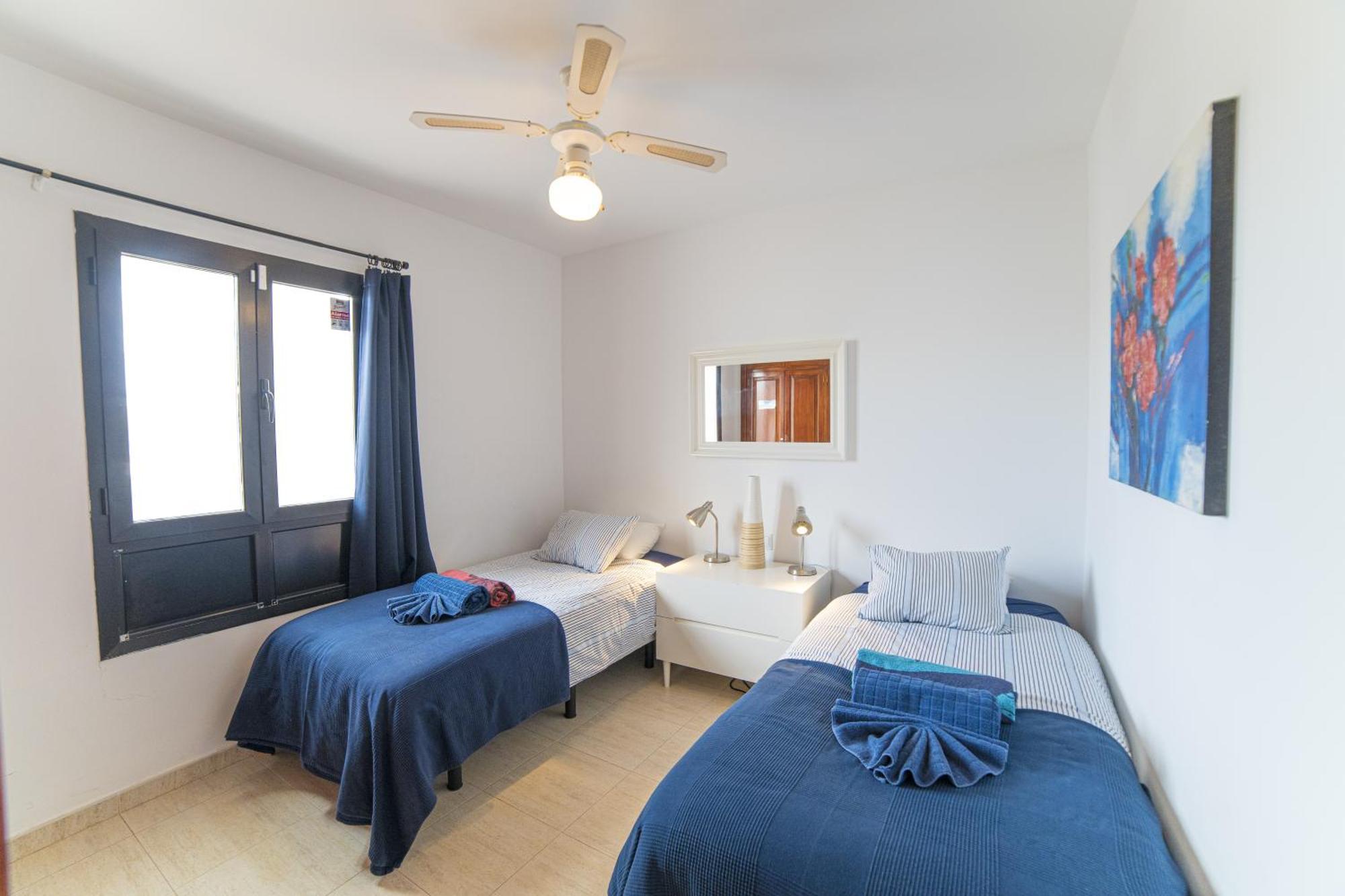 Extraordinary 3 Bedrooms Naraku Spacious Sun Terrace Outdoor Pool, Hot Tub And Bbq *