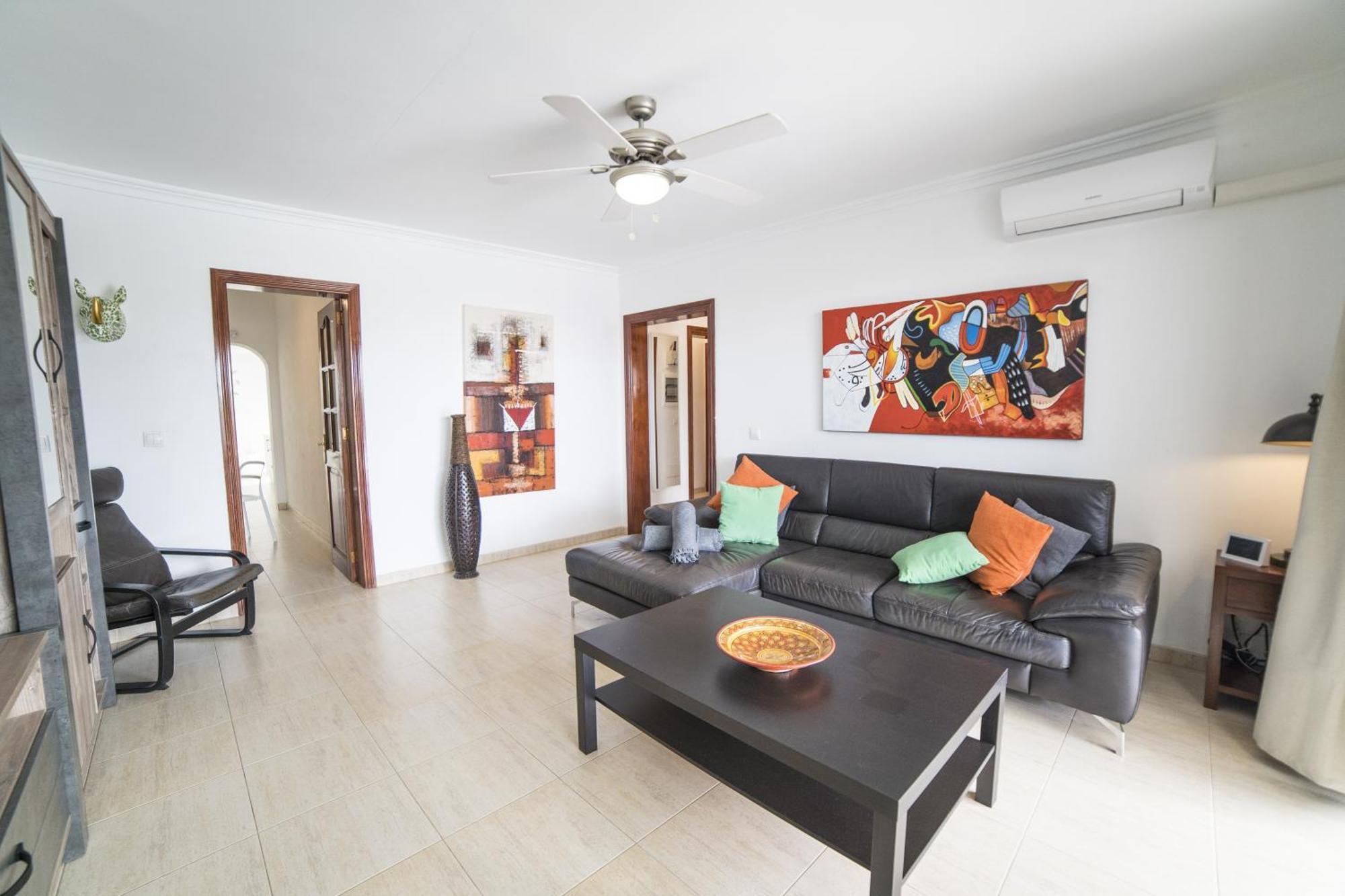 Extraordinary 3 Bedrooms Naraku Spacious Sun Terrace Outdoor Pool, Hot Tub And Bbq Villa Playa Blanca (Lanzarote)