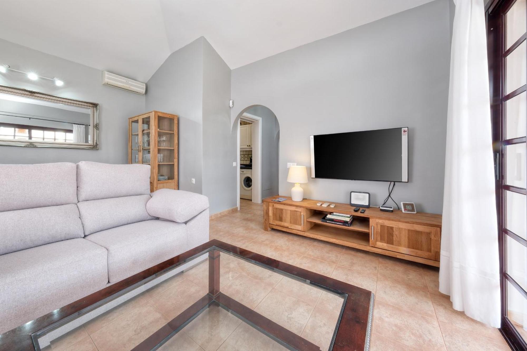 Holiday home Rosa-private Pool, Quiet Area