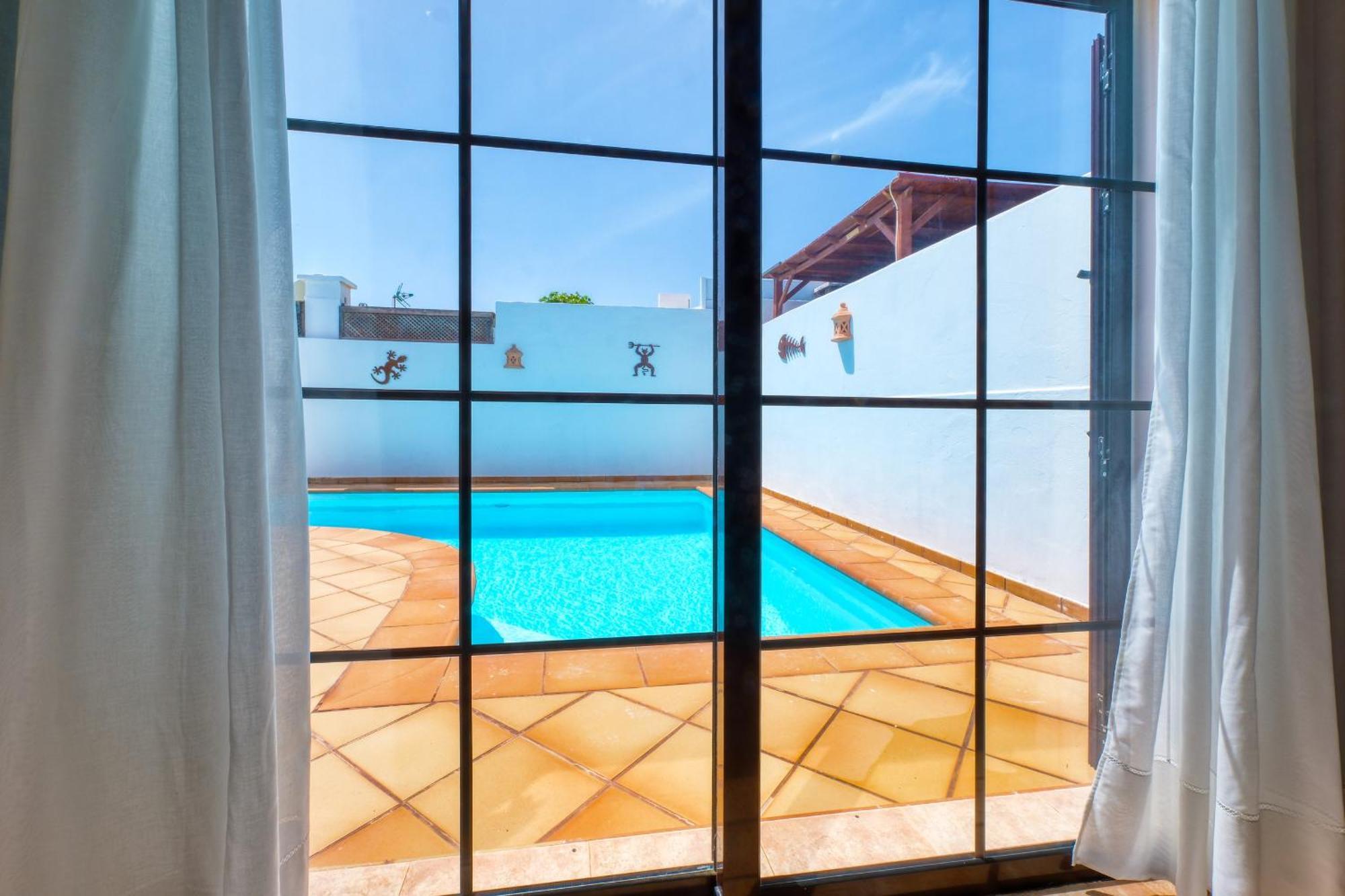 Rosa-private Pool, Quiet Area Arrecife (Lanzarote)
