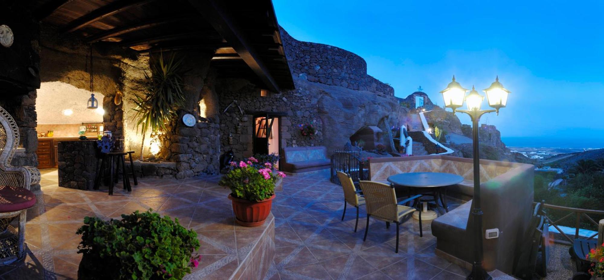 Castillo Lanzarote Sophie - Luxury -sleep In A Volcanic Cave With Heated Pool Villa *