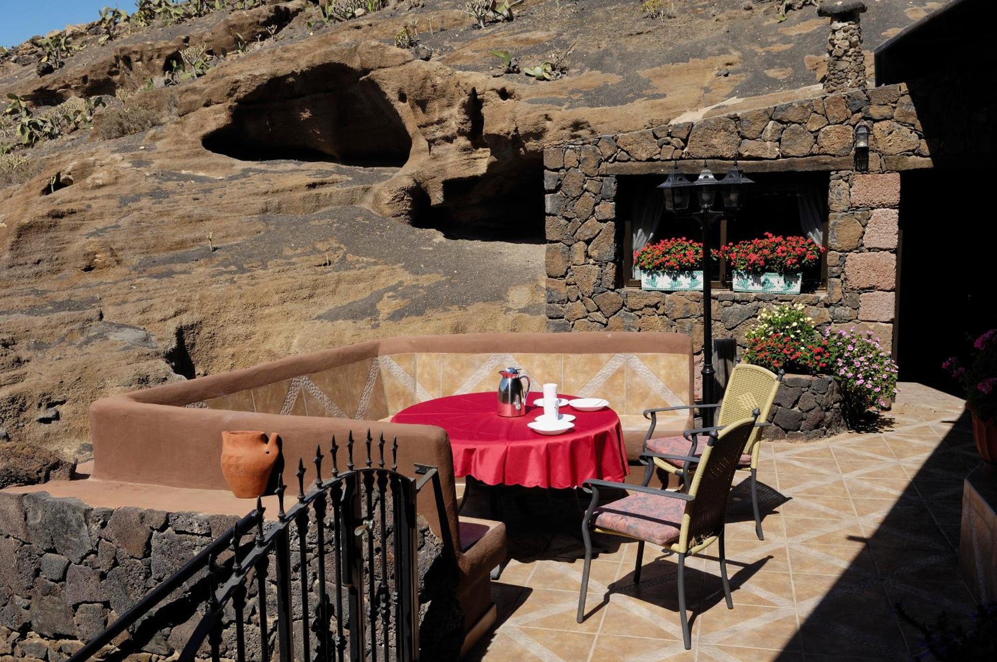 Castillo Lanzarote Sophie - Luxury -sleep In A Volcanic Cave With Heated Pool Villa