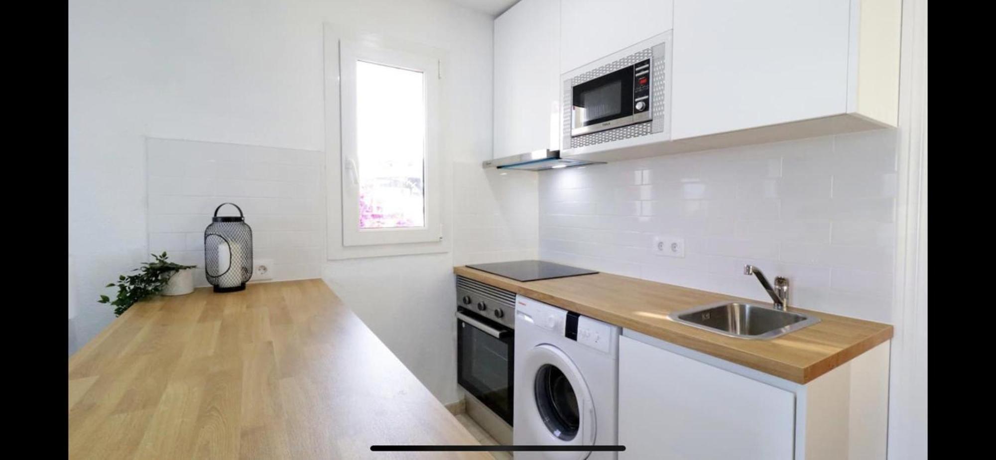 Apartamento Stunning Refurbished 1 Bedroom *