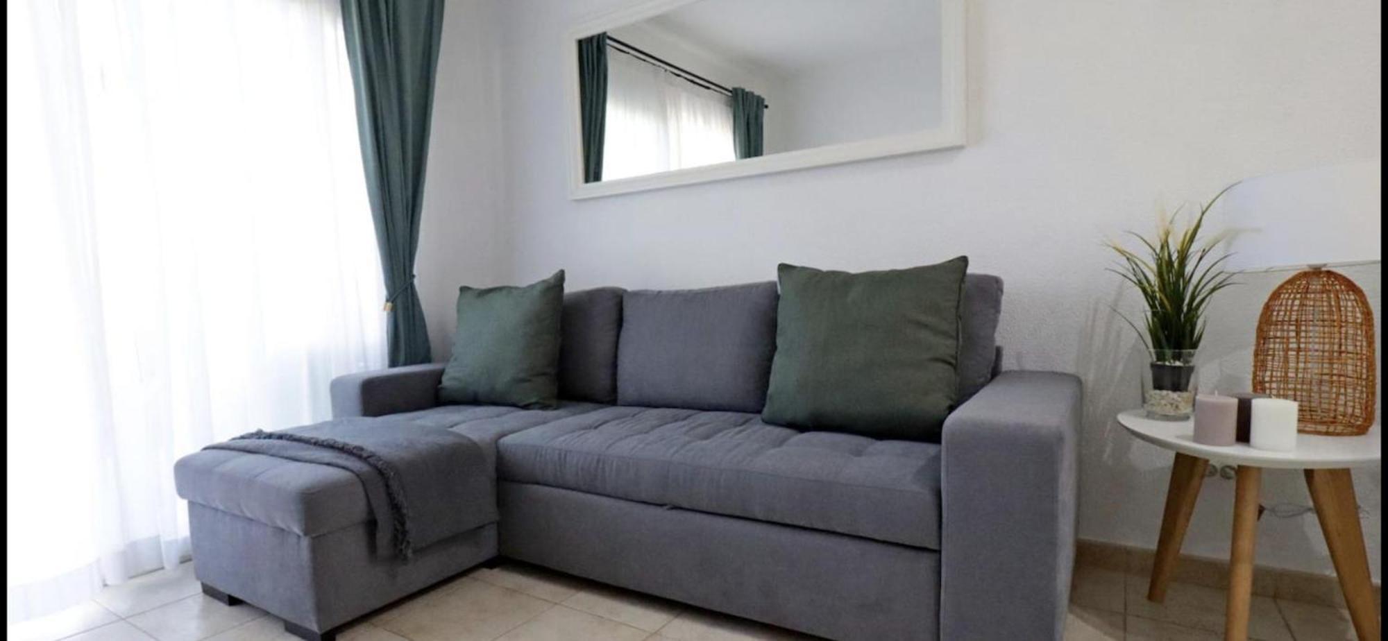 Stunning Refurbished 1 Bedroom *