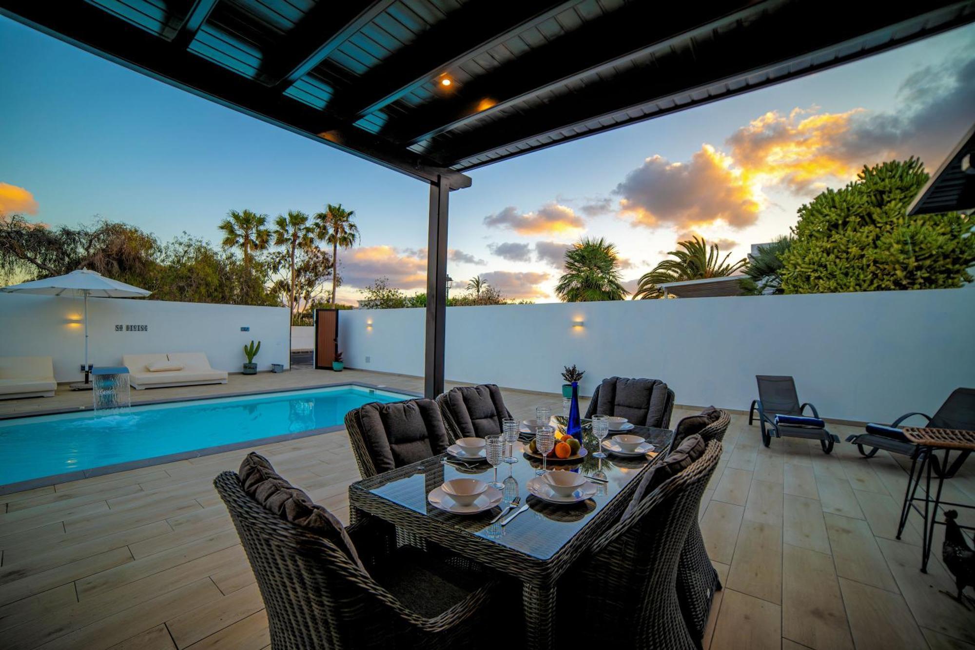 Beautiful Puerto Del Carmen 3 Bedrooms Crystal Private Pool Close To Amenities Lanzarote *