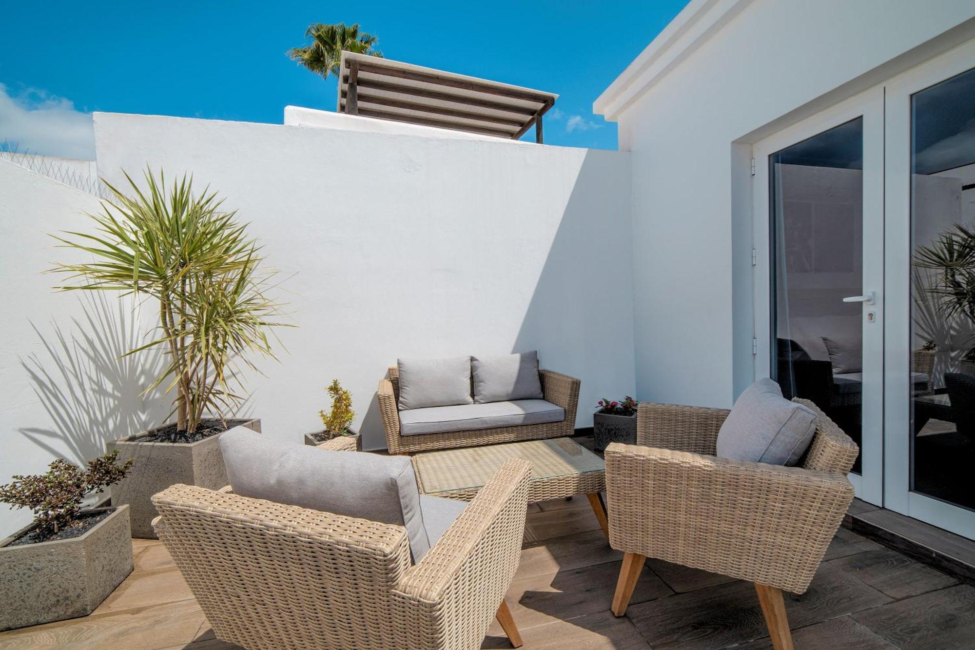 Villa Beautiful Puerto Del Carmen 3 Bedrooms Crystal Private Pool Close To Amenities Lanzarote