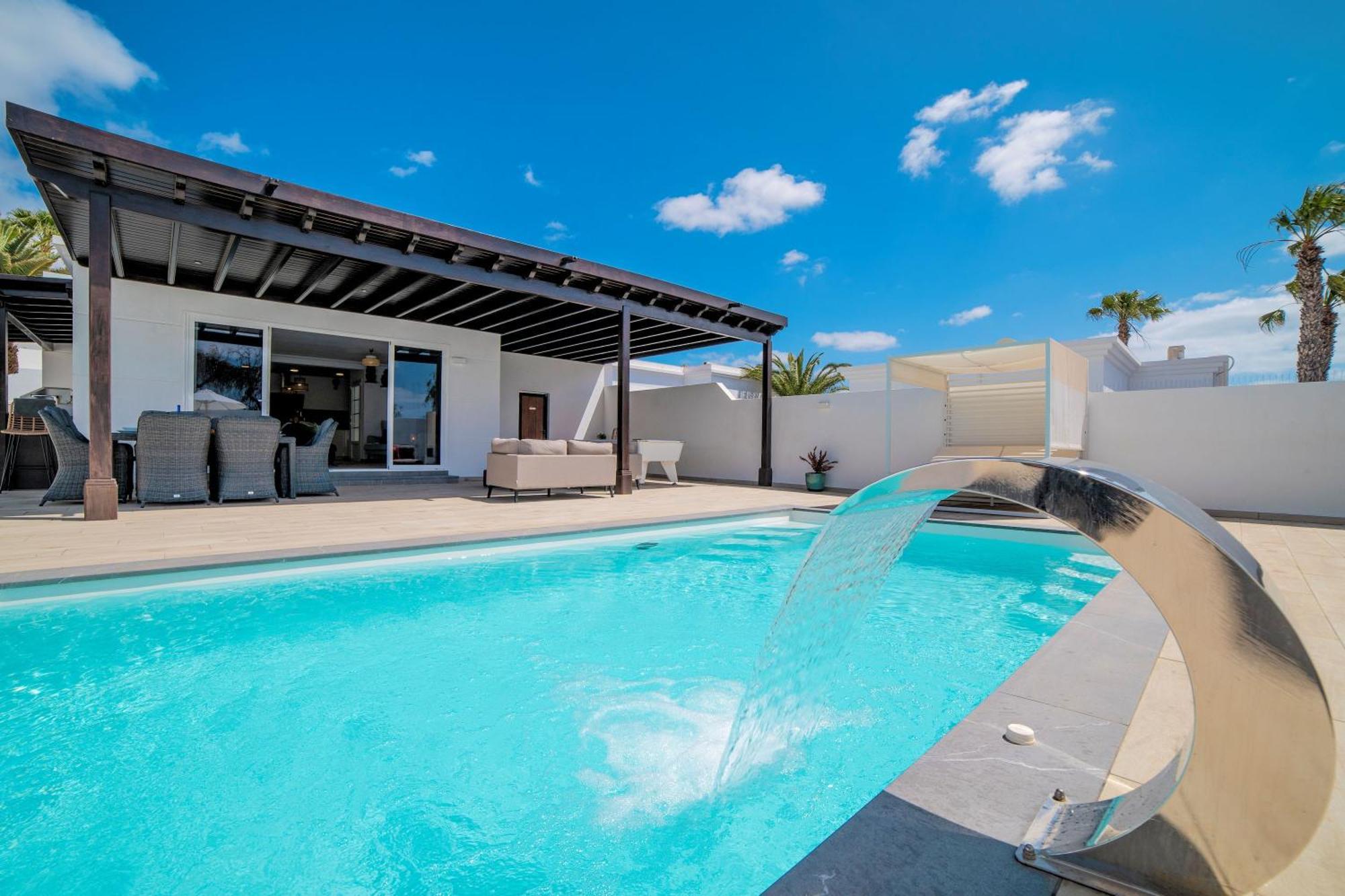 Villa Beautiful Puerto Del Carmen 3 Bedrooms Crystal Private Pool Close To Amenities Lanzarote Tias