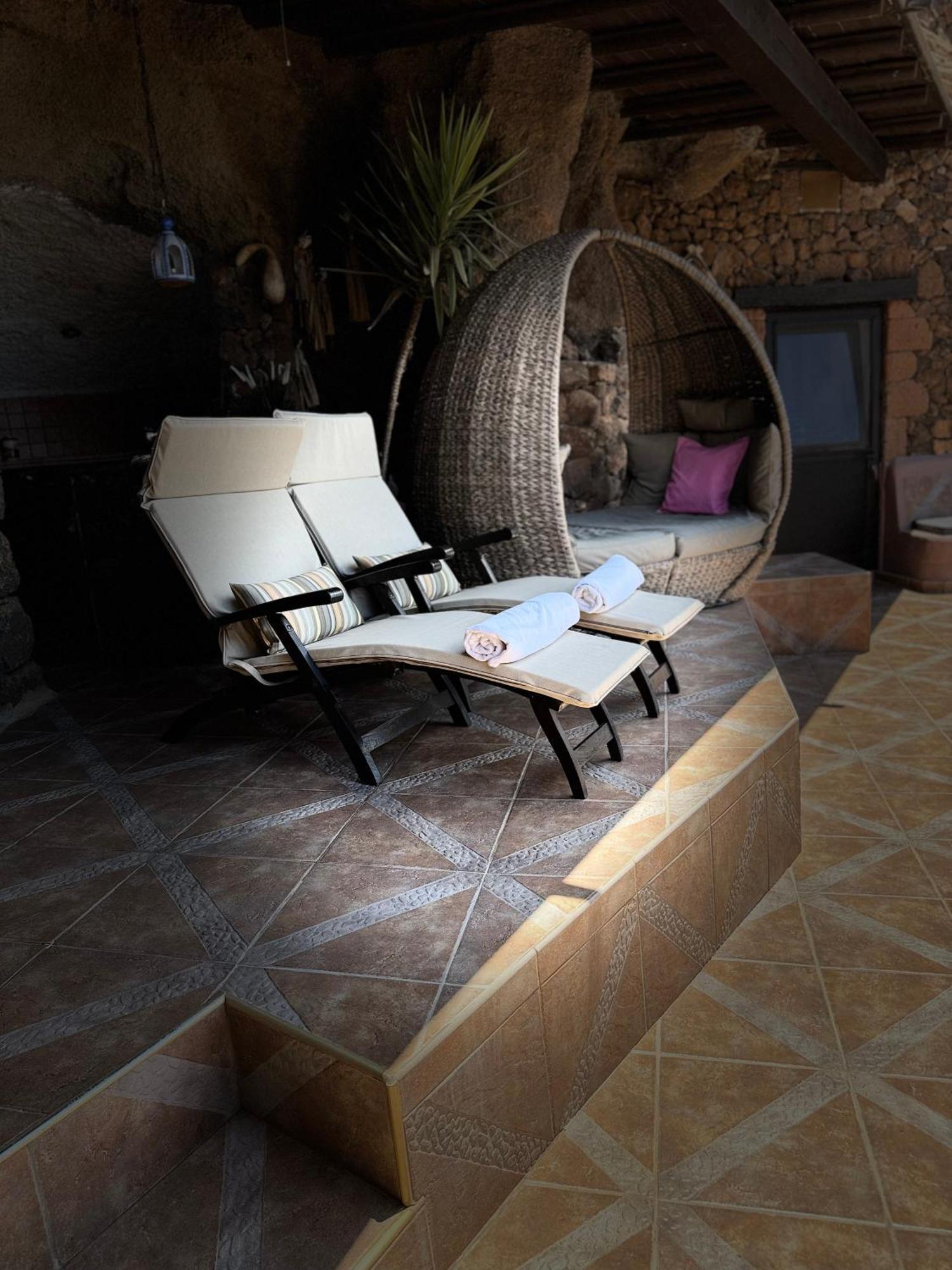 Villa Castillo Lanzarote Sophie - Luxury -sleep In A Volcanic Cave With Heated Pool *