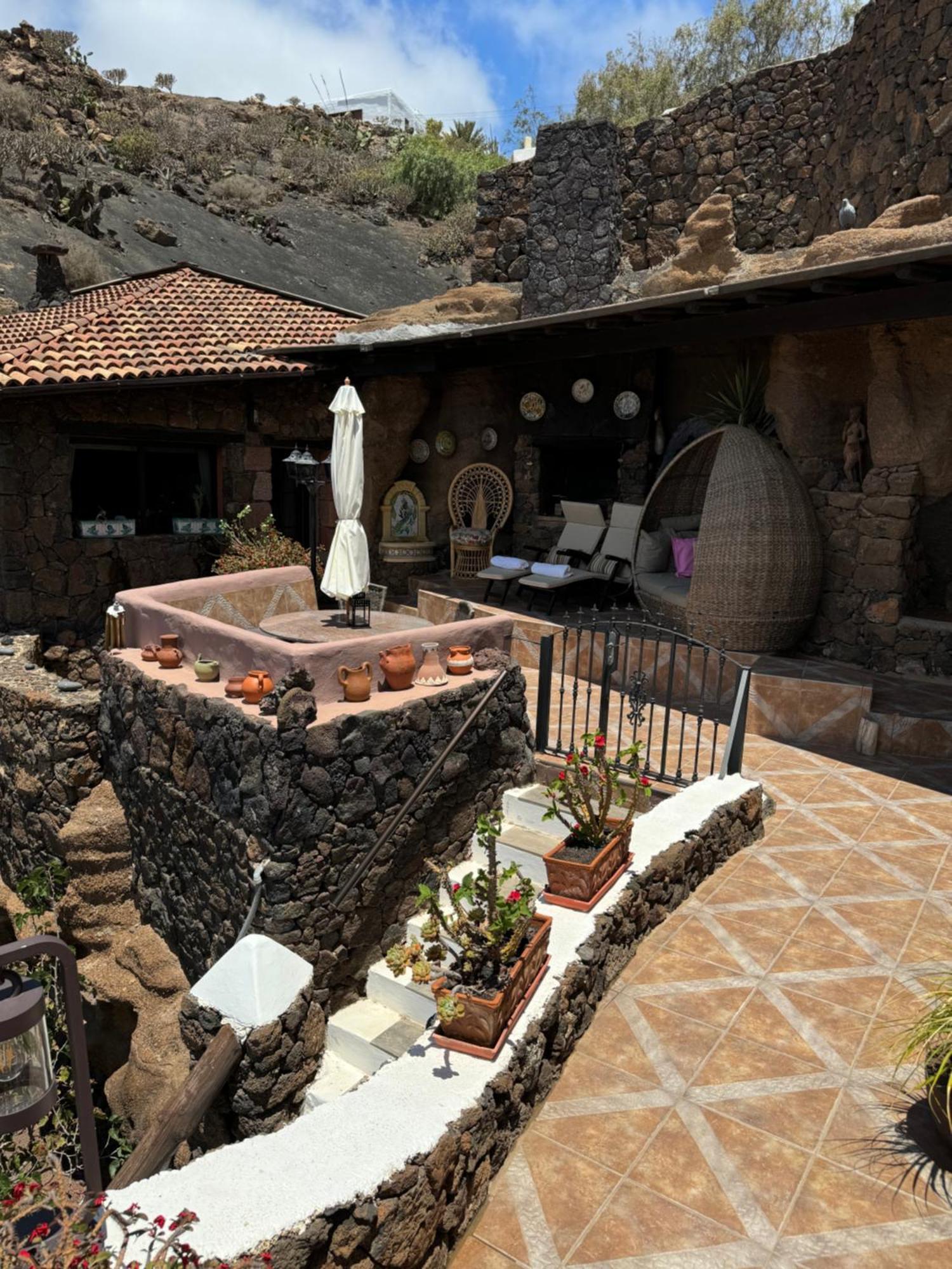 Castillo Lanzarote Sophie - Luxury -sleep In A Volcanic Cave With Heated Pool Villa *