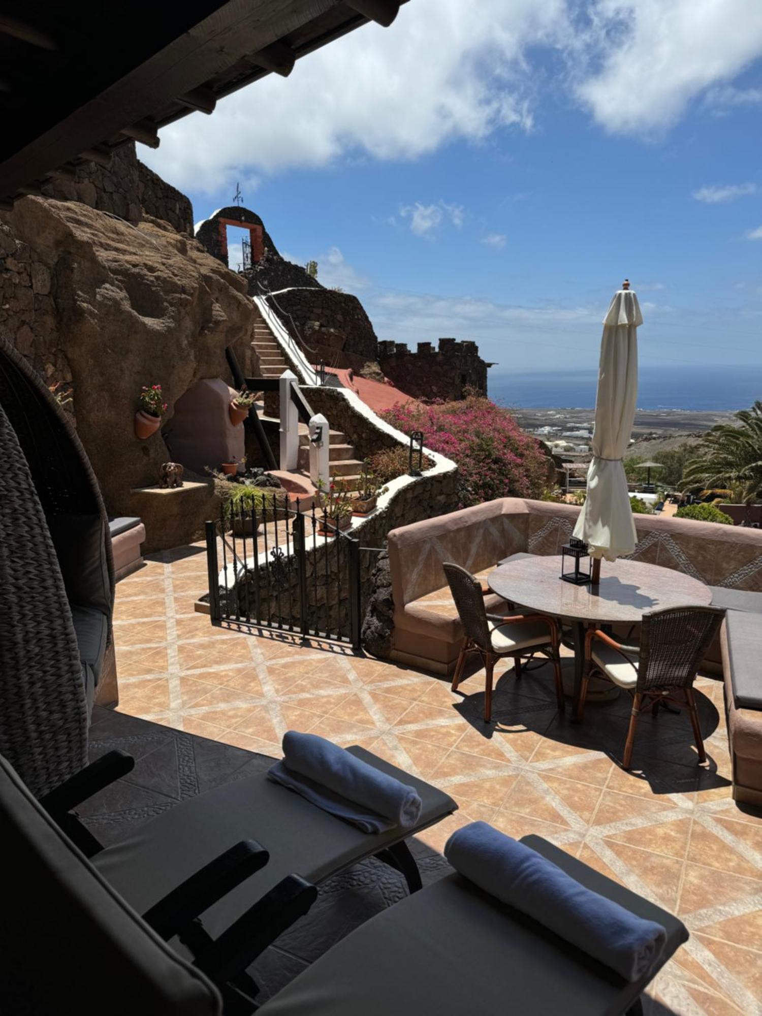 Castillo Lanzarote Sophie - Luxury -sleep In A Volcanic Cave With Heated Pool * Tias