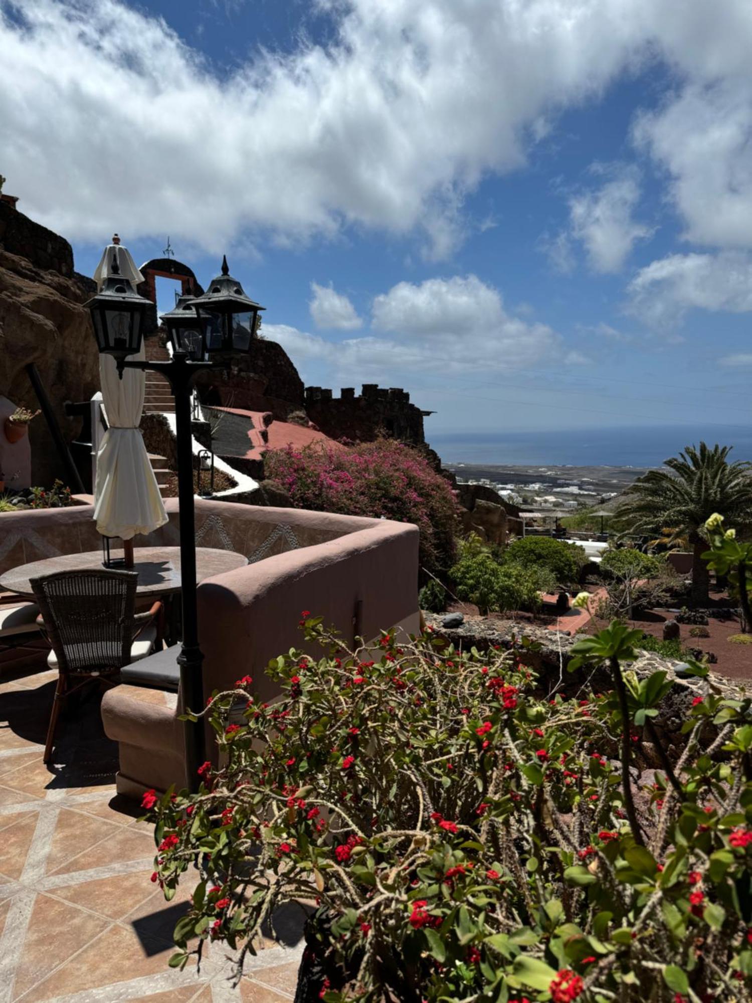 Castillo Lanzarote Sophie - Luxury -sleep In A Volcanic Cave With Heated Pool Villa Tias
