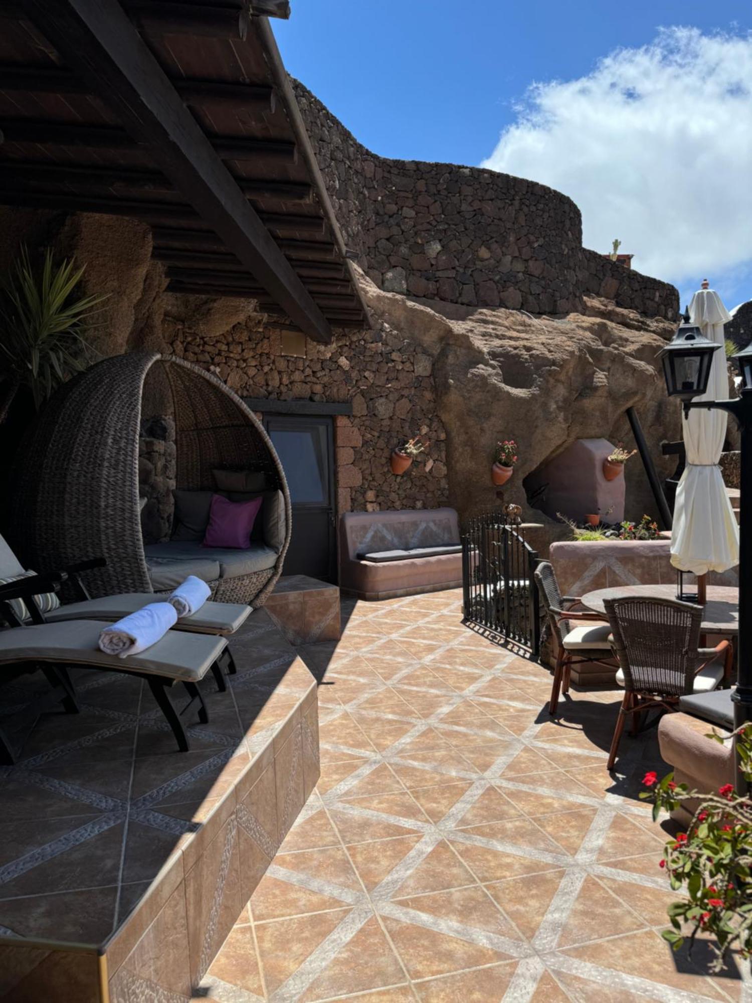 Castillo Lanzarote Sophie - Luxury -sleep In A Volcanic Cave With Heated Pool * Tias