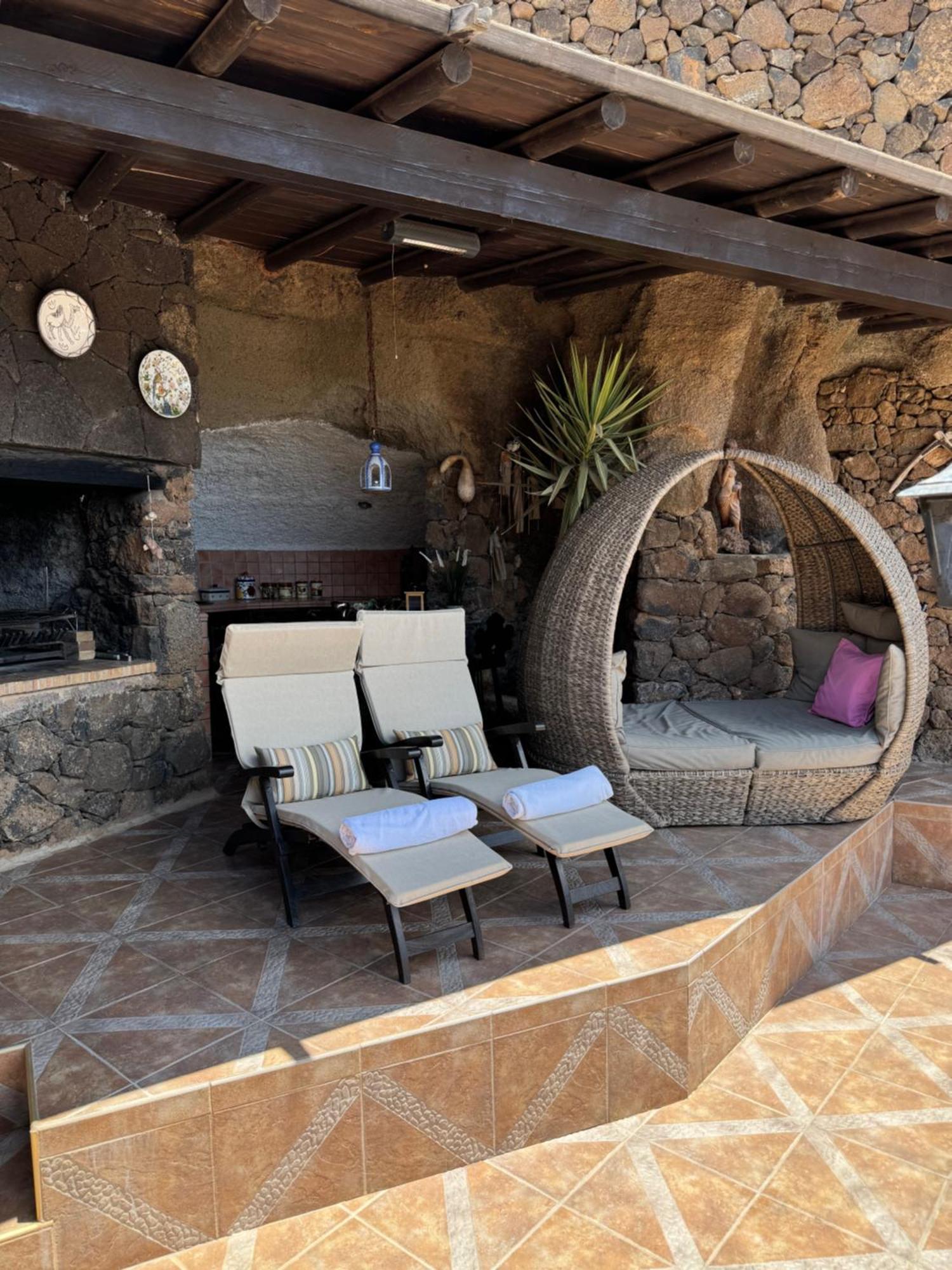 Castillo Lanzarote Sophie - Luxury -sleep In A Volcanic Cave With Heated Pool Villa *
