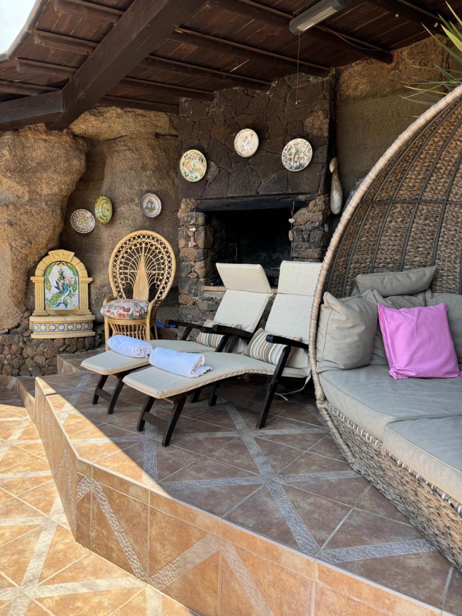 Castillo Lanzarote Sophie - Luxury -sleep In A Volcanic Cave With Heated Pool