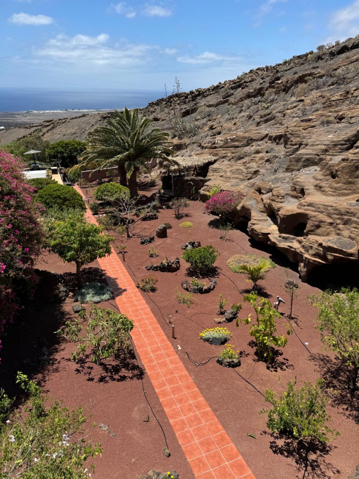 Villa Castillo Lanzarote Sophie - Luxury -sleep In A Volcanic Cave With Heated Pool