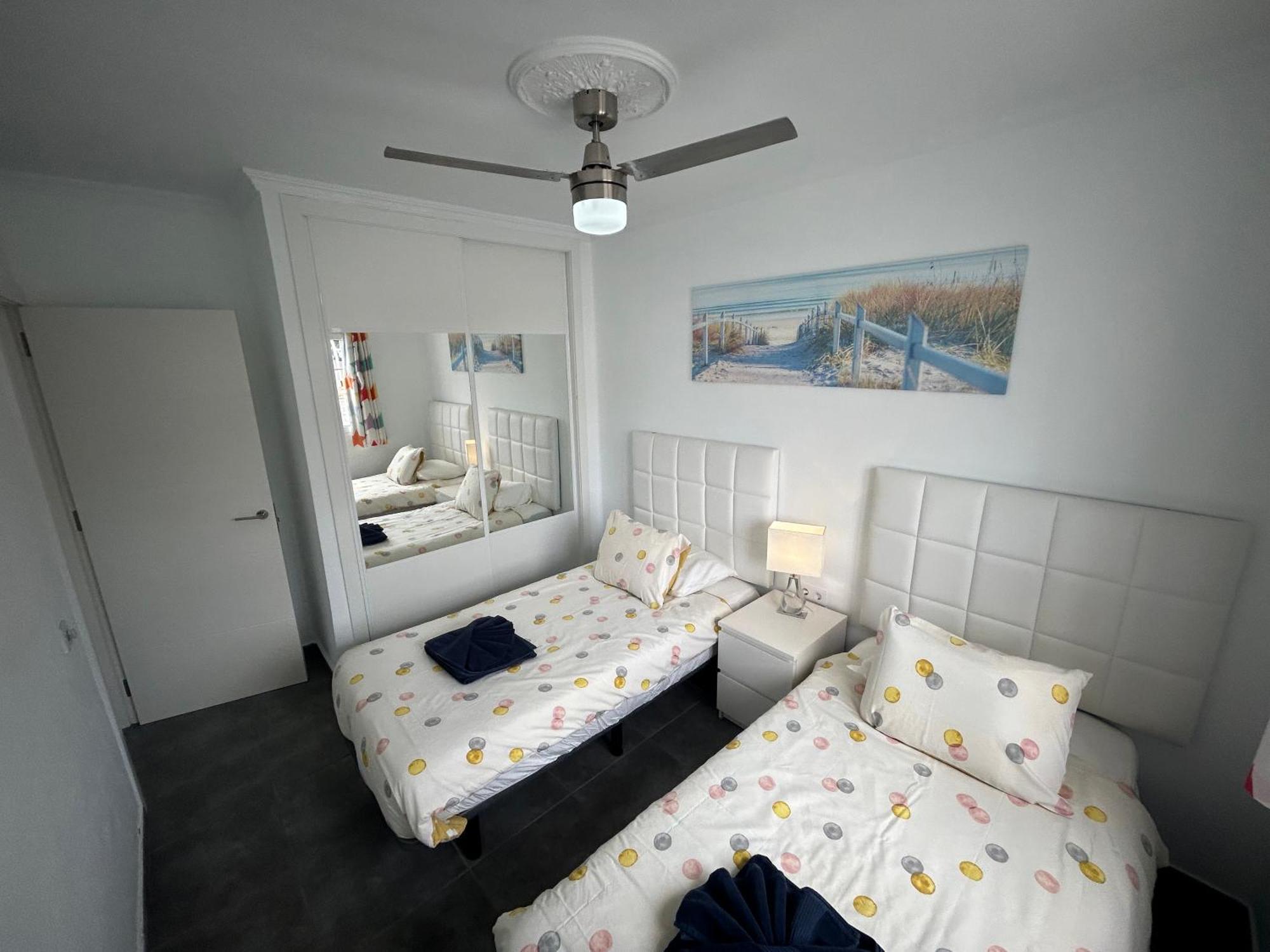 Stunning 1 Bedroom Apartamento