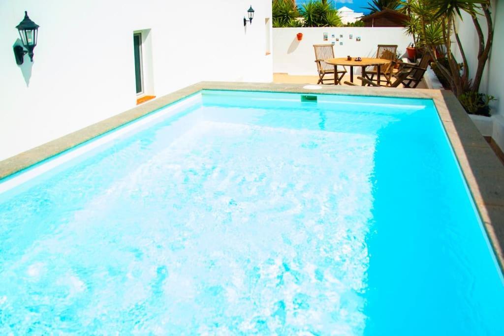 Guimes Pool House Guime