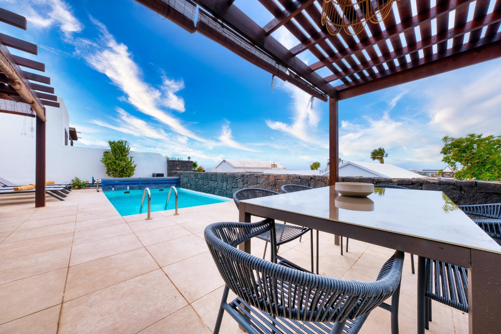 Сasa de vacaciones Villa Malolo - Private Pool And Jacuzzi By Lanzarote Vacation Homes *