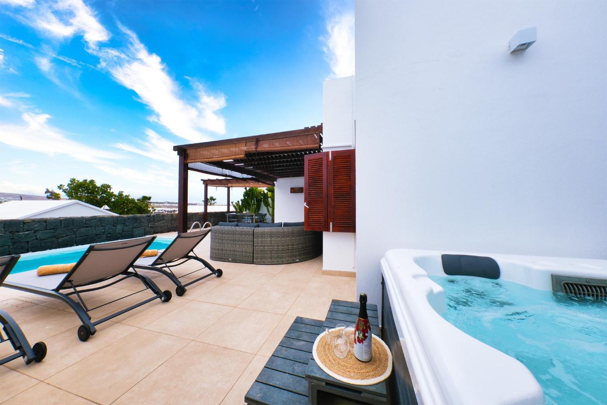 Сasa de vacaciones Villa Malolo - Private Pool And Jacuzzi By Lanzarote Vacation Homes