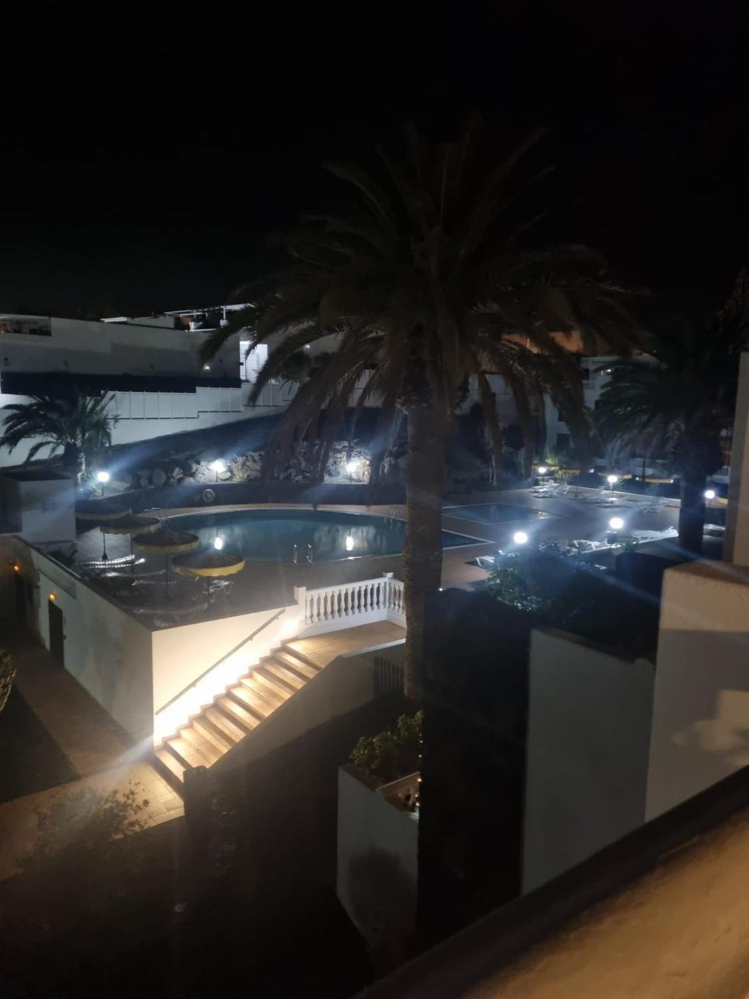 Apartamento 2 Bedroom On Popular Complex Tías