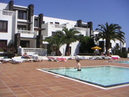 2 Bedroom On Popular Complex *