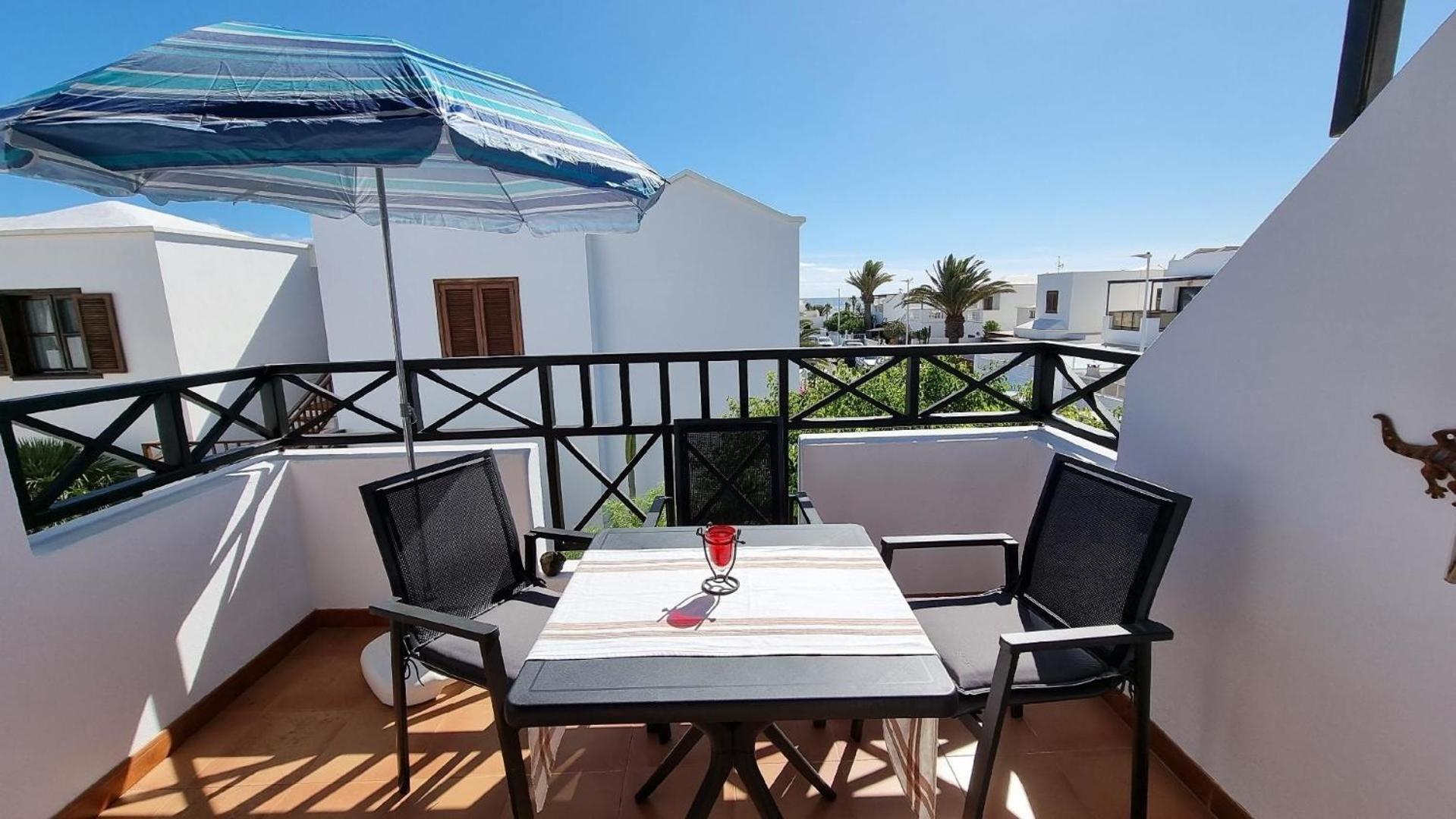 In Playa Honda Mit Sonniger Terrasse Und Meerblick Playa Honda (Lanzarote)