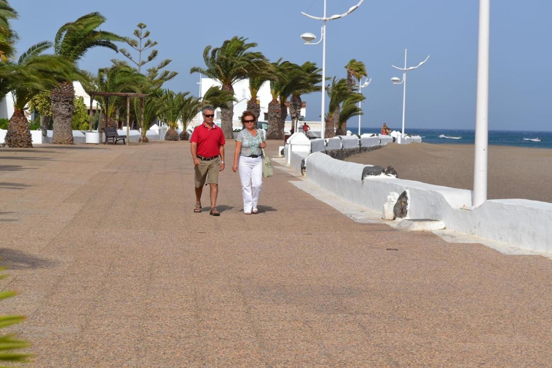 Apartamento In Playa Honda Mit Sonniger Terrasse Und Meerblick