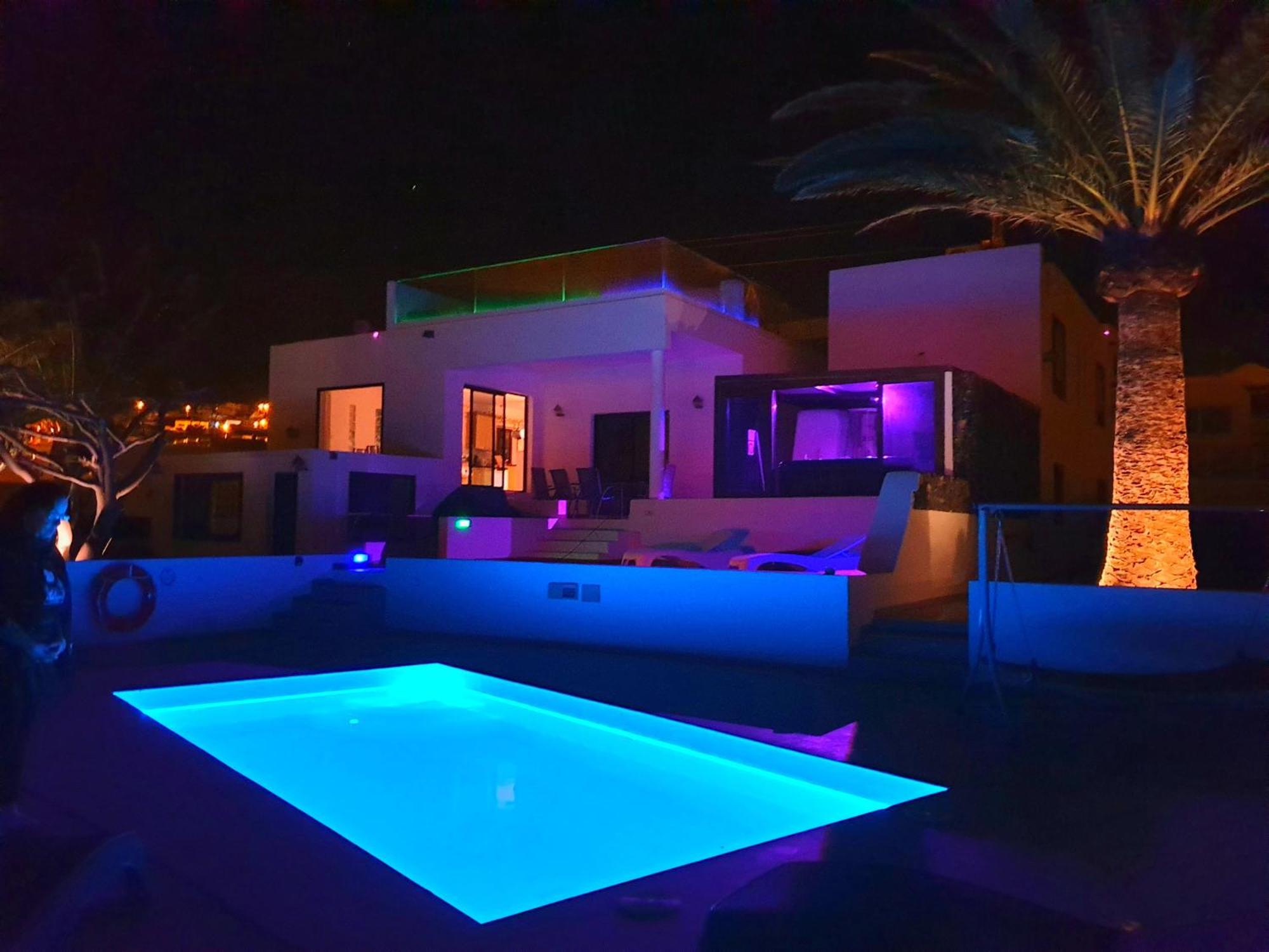 Vista Mar I, Meerblick, 360 Qm, Heated Pool, Hot Tube, Roof Terrace, Gaming Room, Wifi *